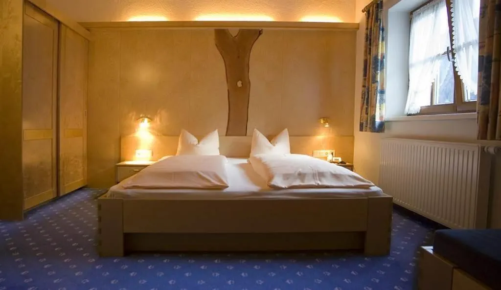 Bedroom, Bed in Gasthaus Muntafuner Stöbli