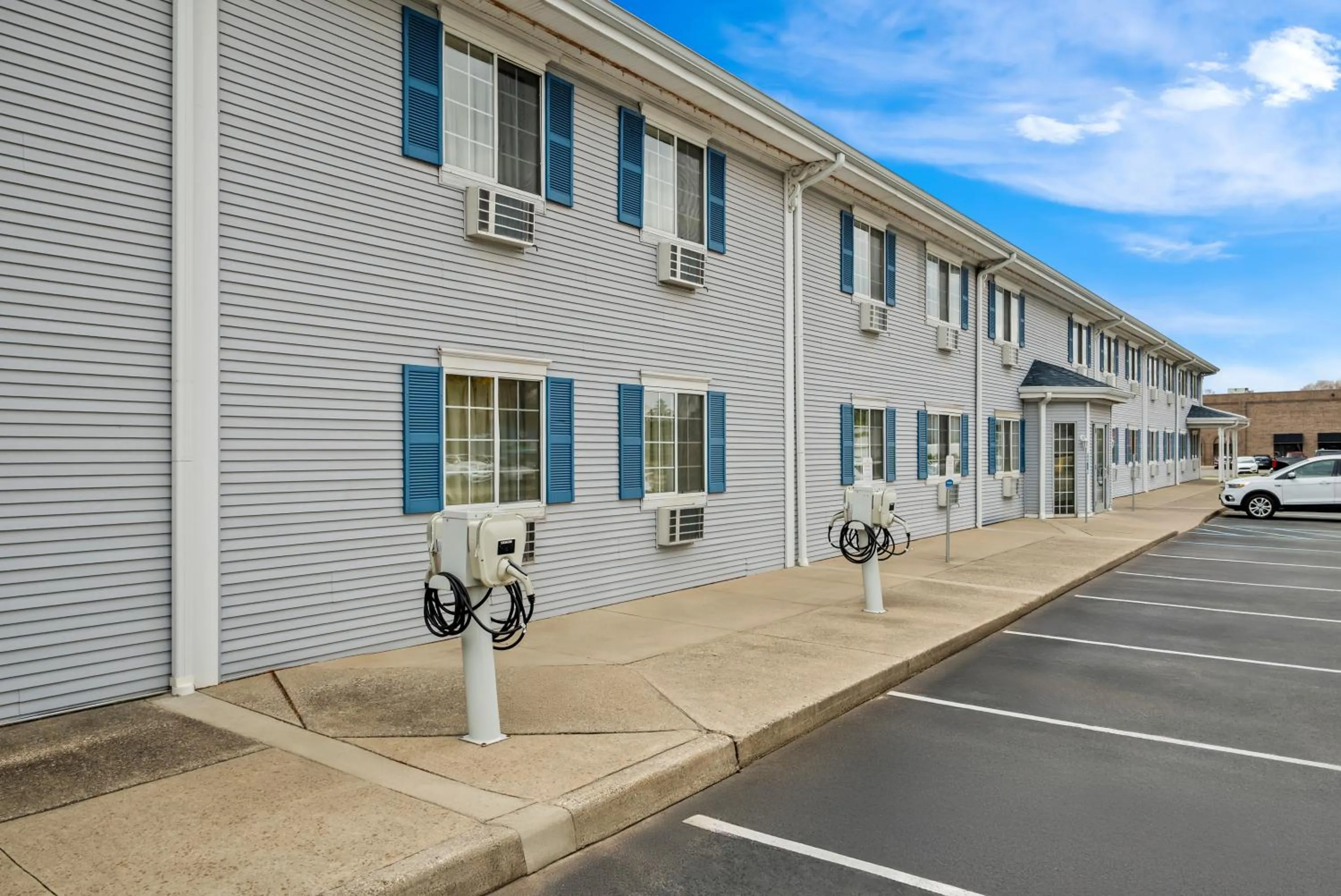 Parking in Rodeway Inn Grandville - Grand Rapids