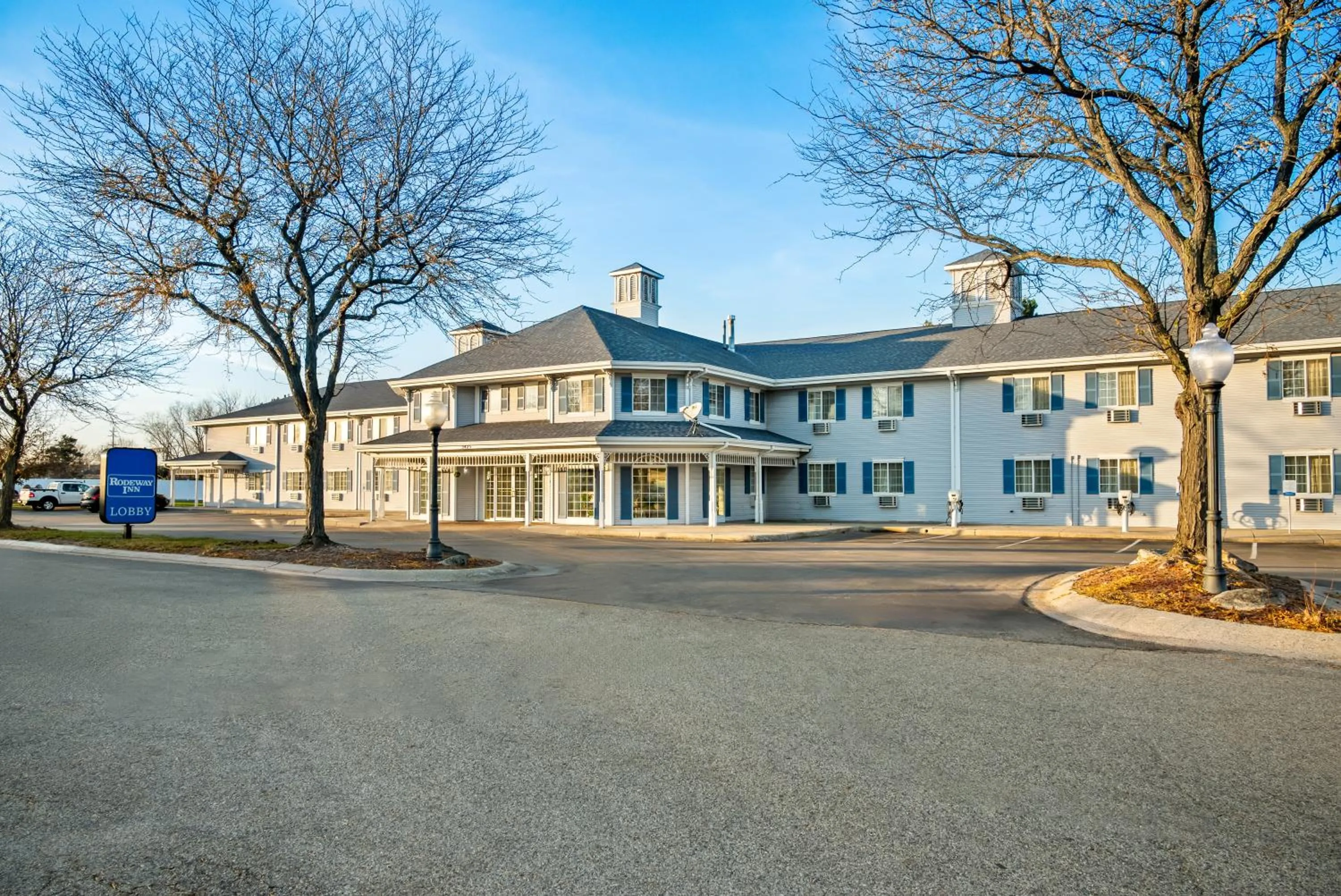 Property building in Rodeway Inn Grandville - Grand Rapids