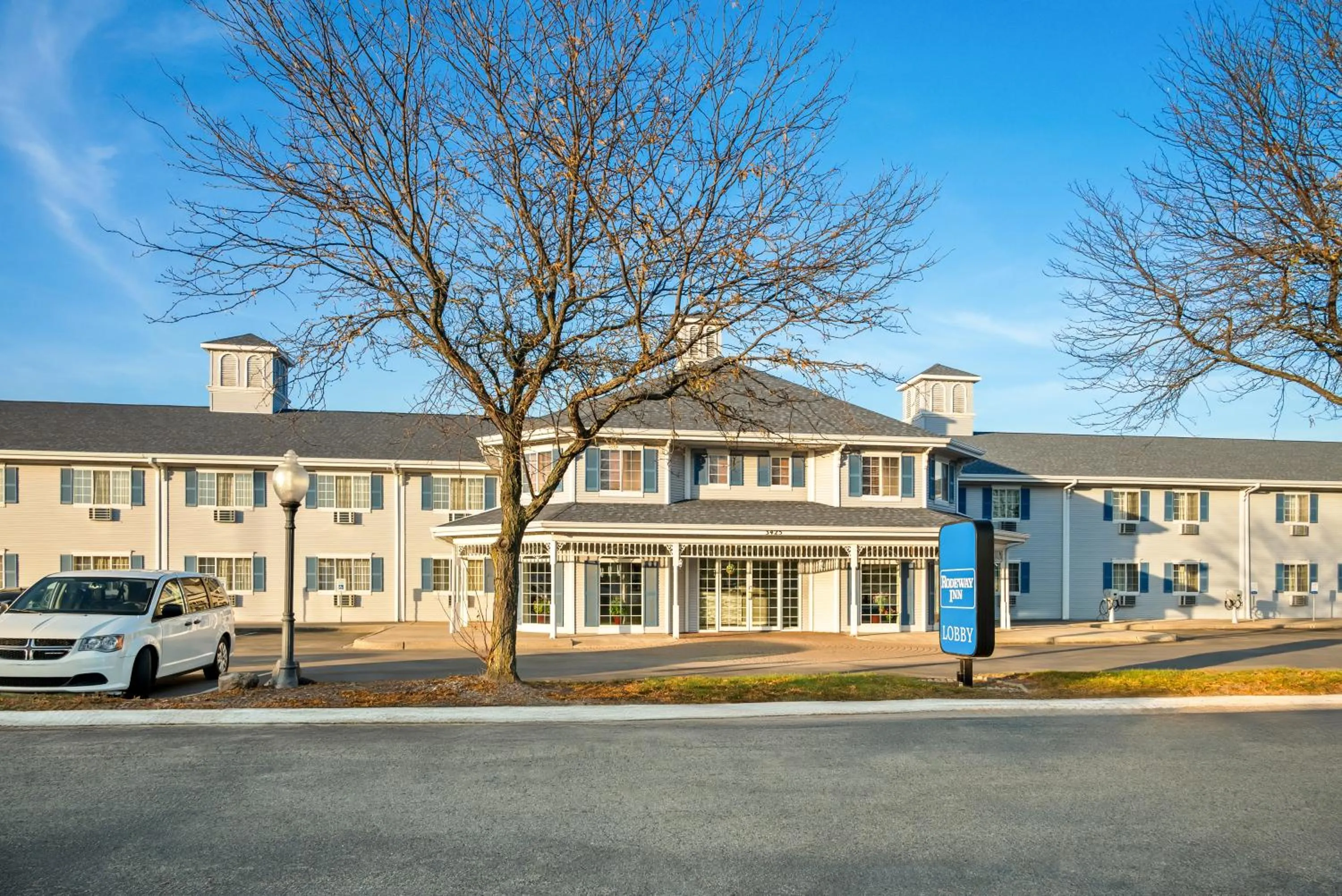 Property building in Rodeway Inn Grandville - Grand Rapids