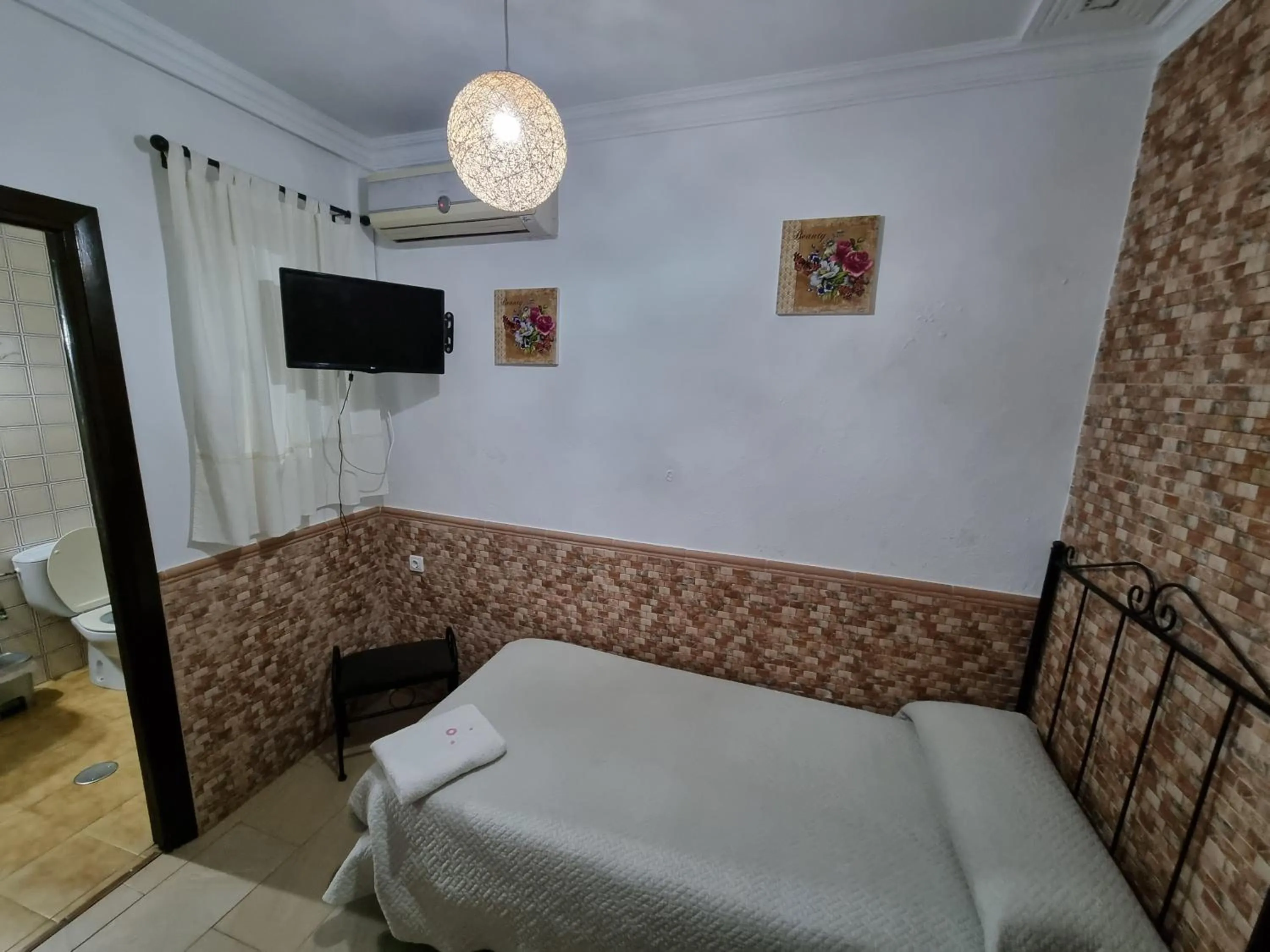 Bedroom, Bed in Pensión Javier