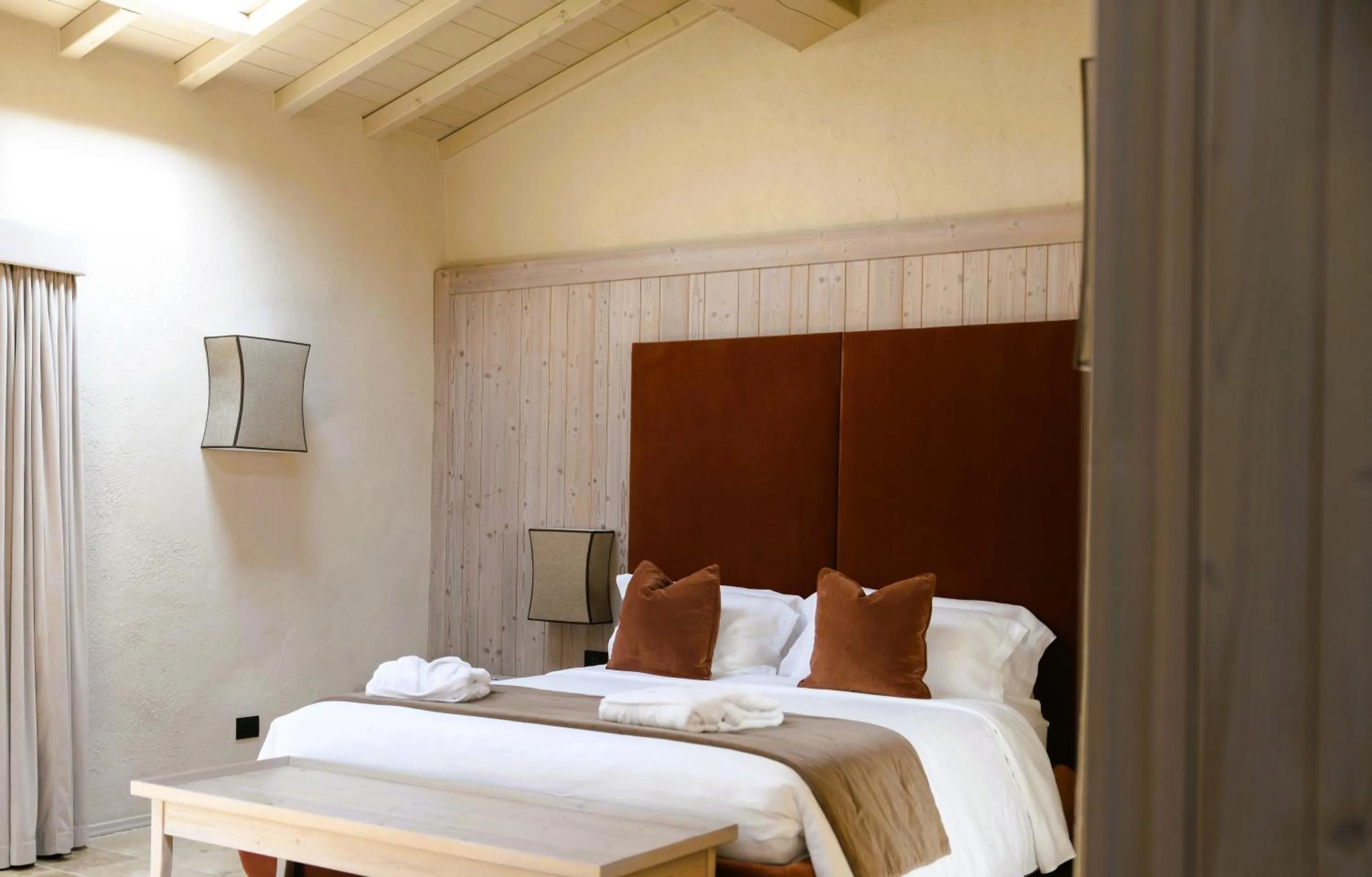 Photo of the whole room, Bed in La Collina dei Ciliegi