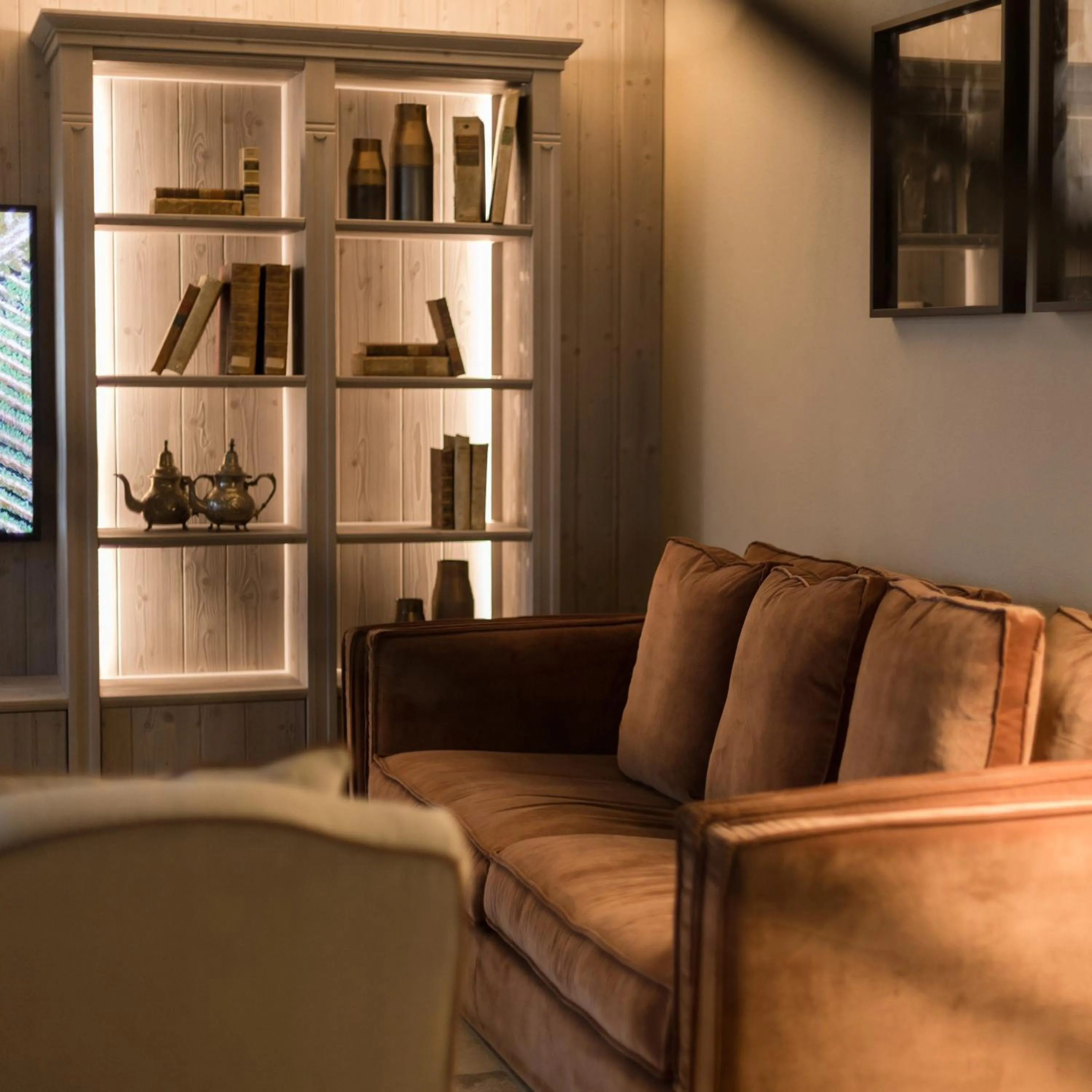 Library in Ca' del Moro Wine Retreat