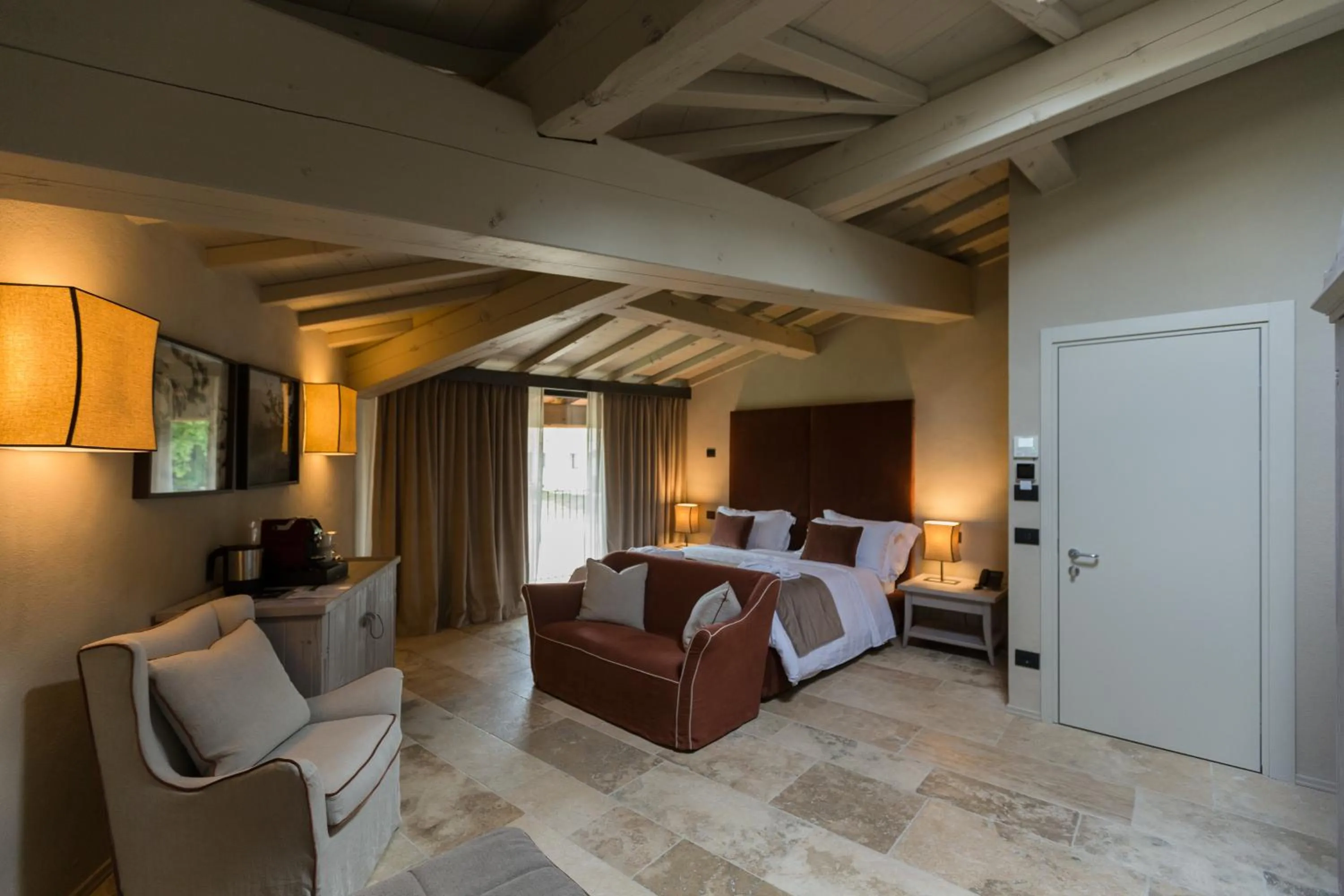 Photo of the whole room, Bed in Ca' del Moro Wine Retreat