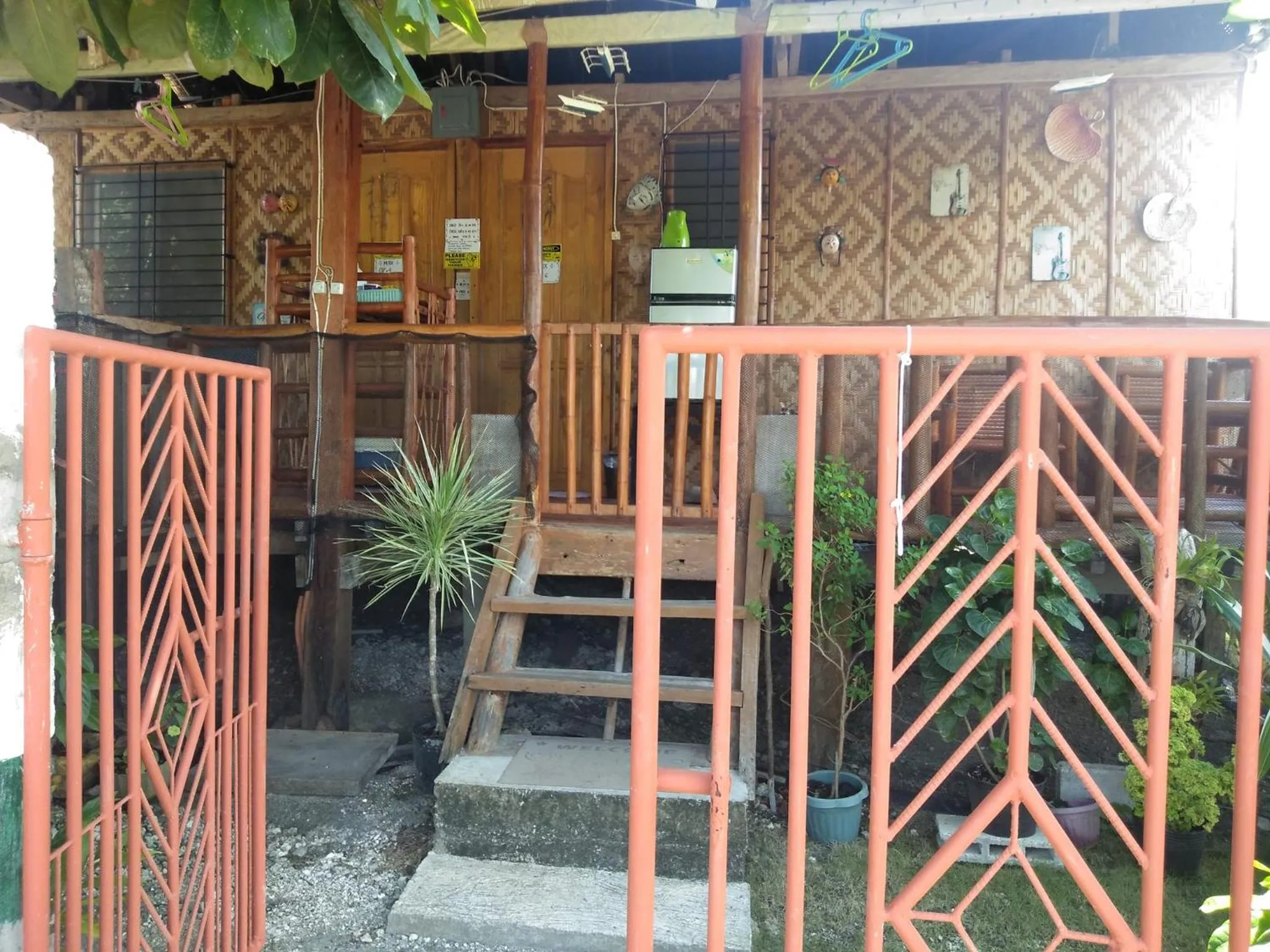 Facade/entrance in Titanic's Nipa Hut