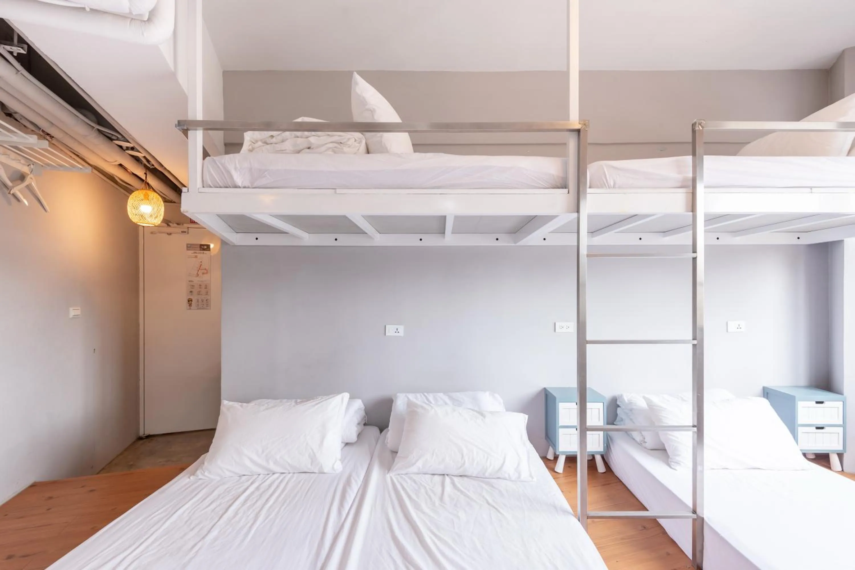 Photo of the whole room, Bed in May Rooms Taipei Main Station