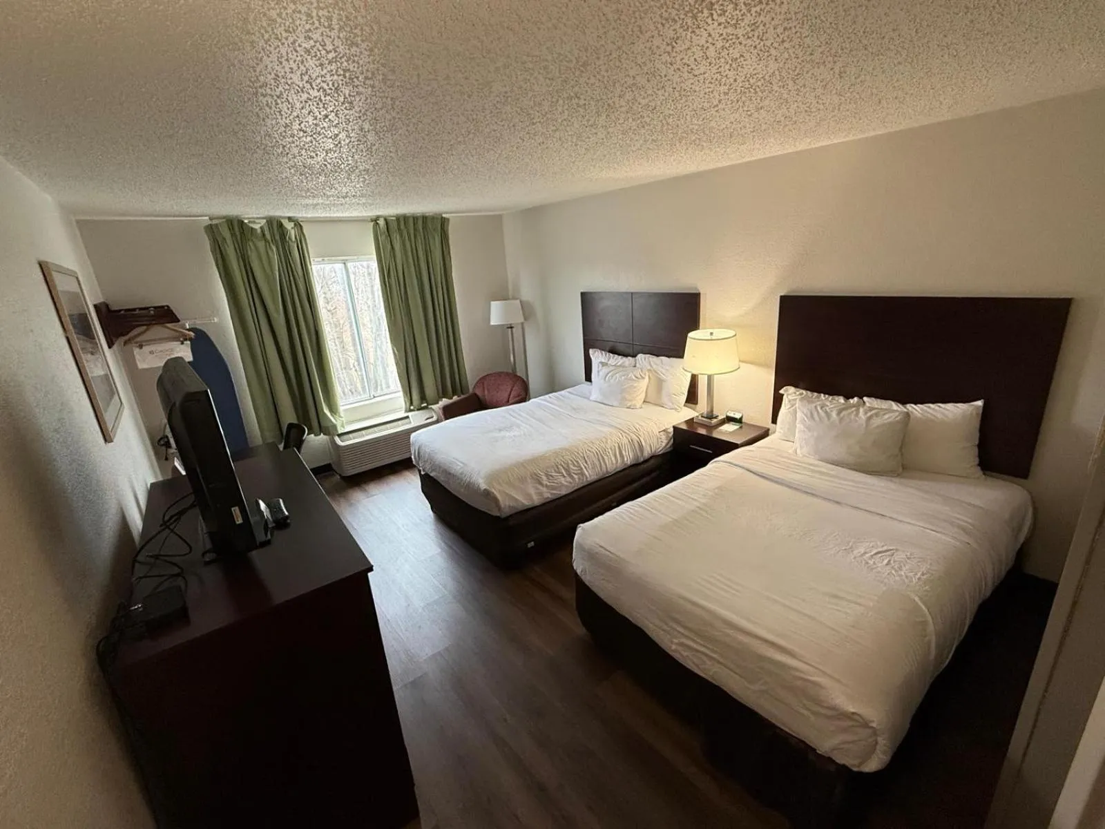 Bed in Quality Inn Newark - Wilmington