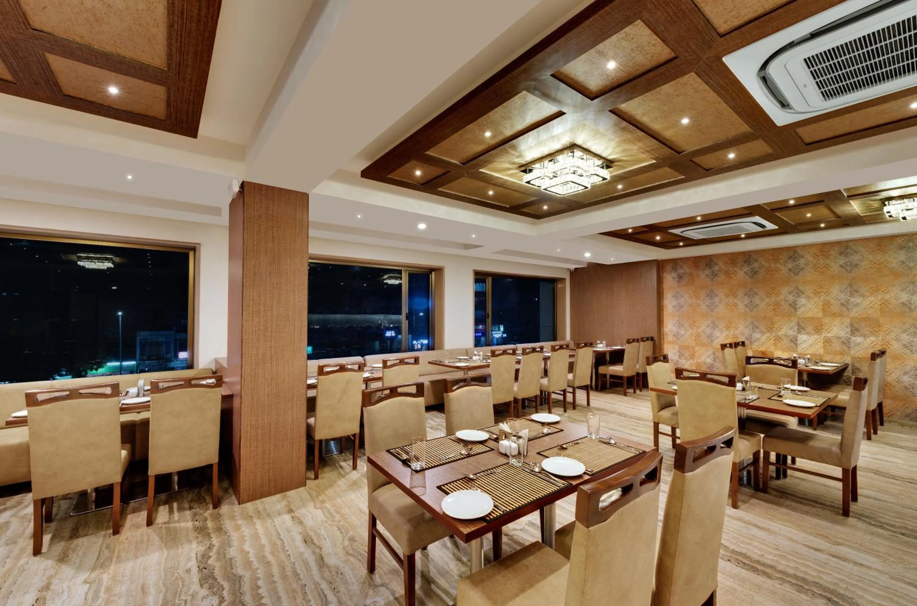 Restaurant/places to eat in Anaya Beacon Hotel, Jamnagar