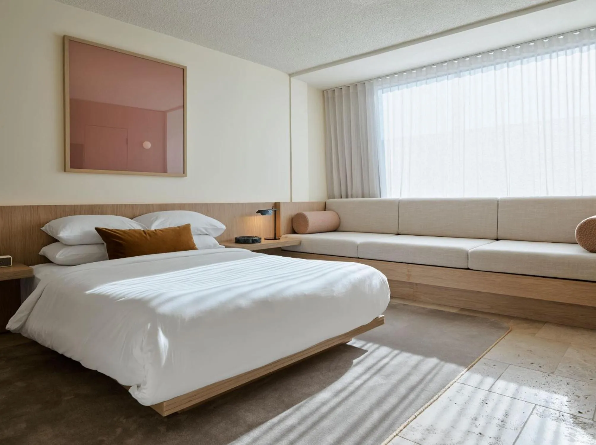 Seating area, Bed in Oxford House