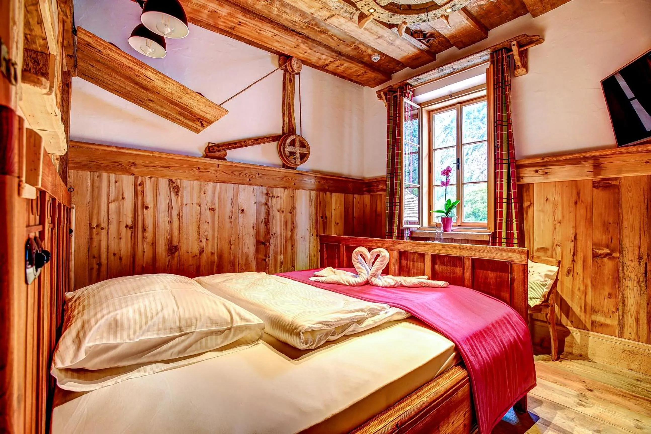 Photo of the whole room, Bed in Welterbe-Wirtshaus Steegwirt