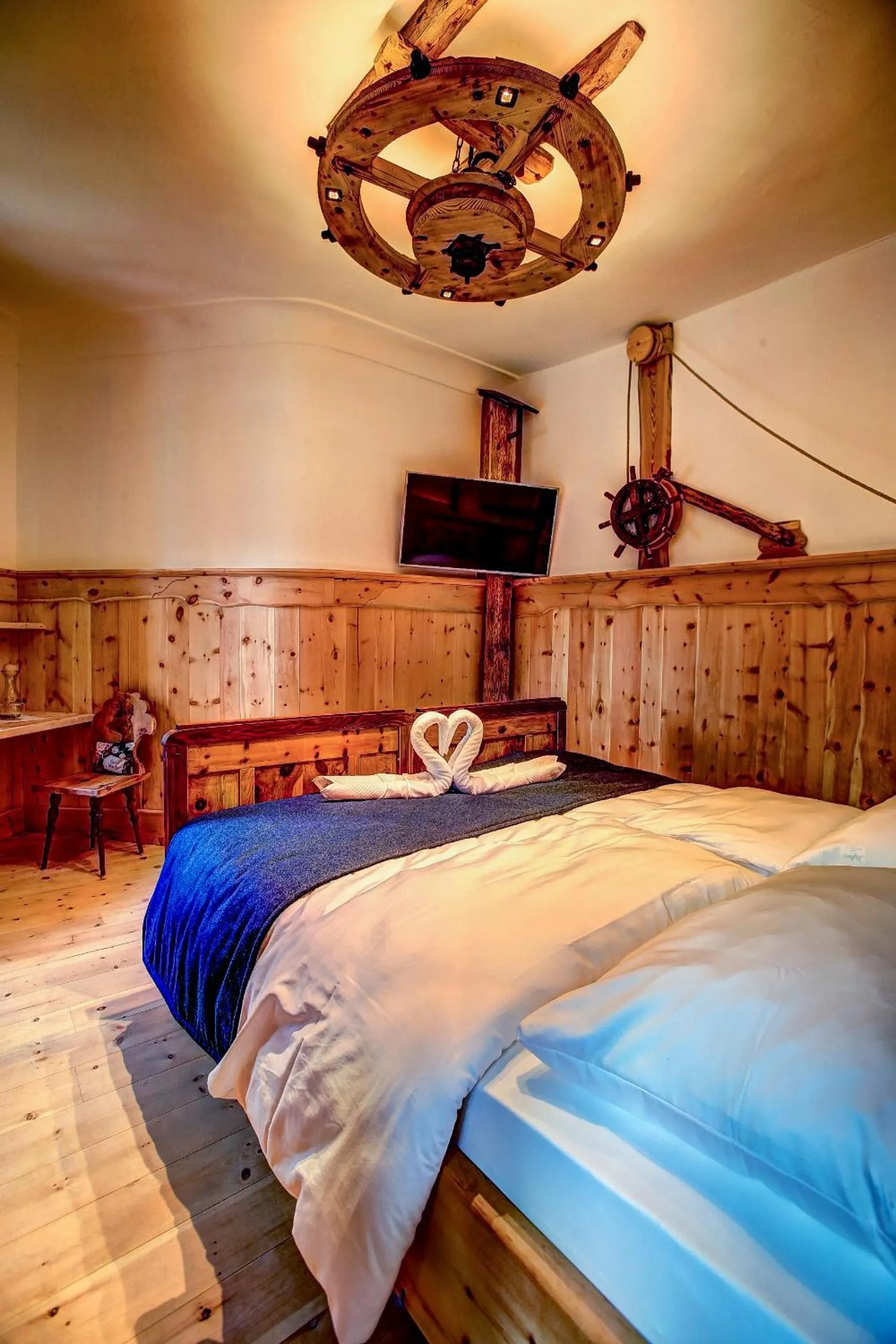 Photo of the whole room, Bed in Welterbe-Wirtshaus Steegwirt