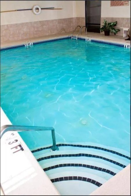 Swimming pool in Country Hearth Inn-Union City