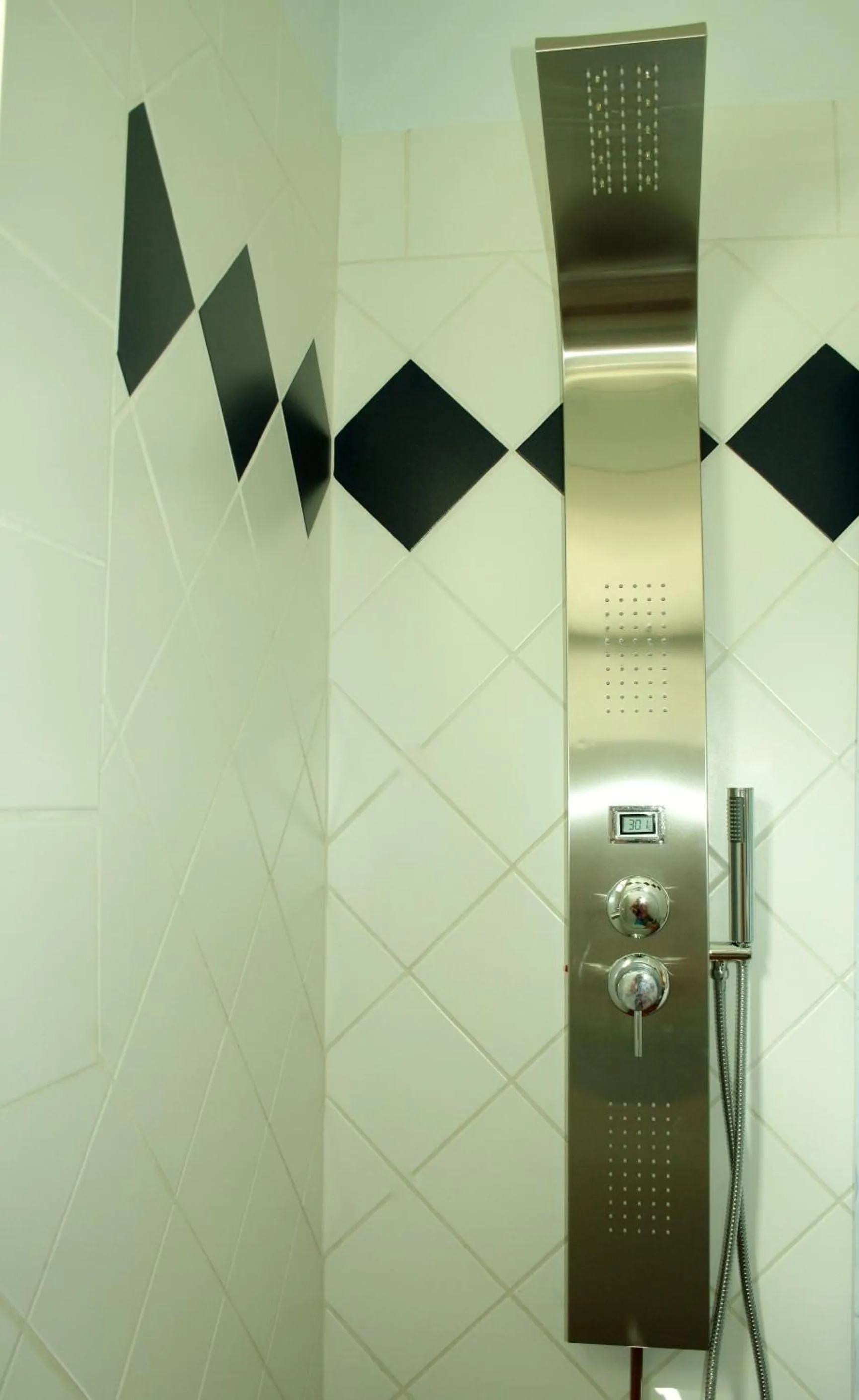 Shower in Karibu Aruba Boutique Hotel