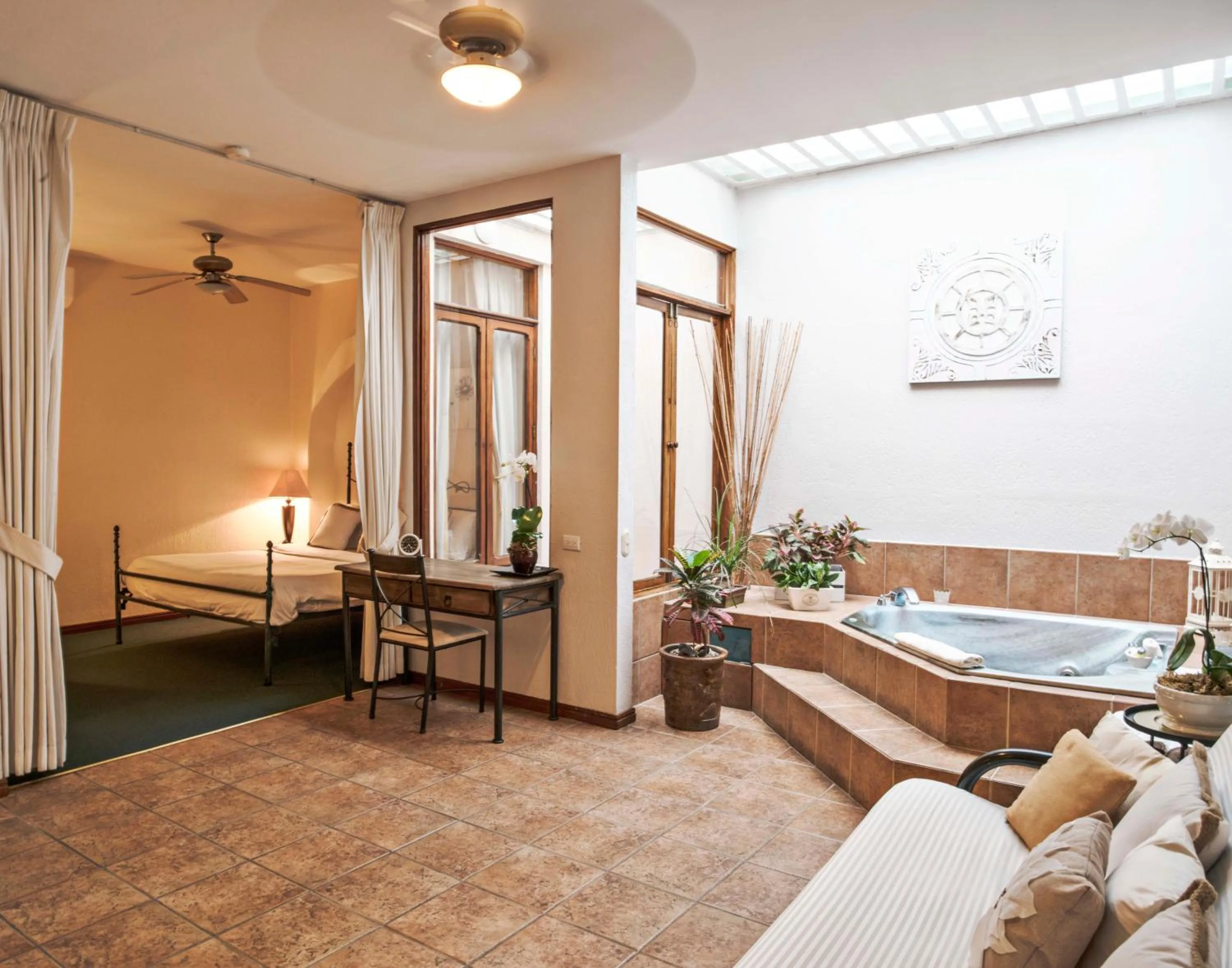 Bedroom, Bed in Fleur de Lys