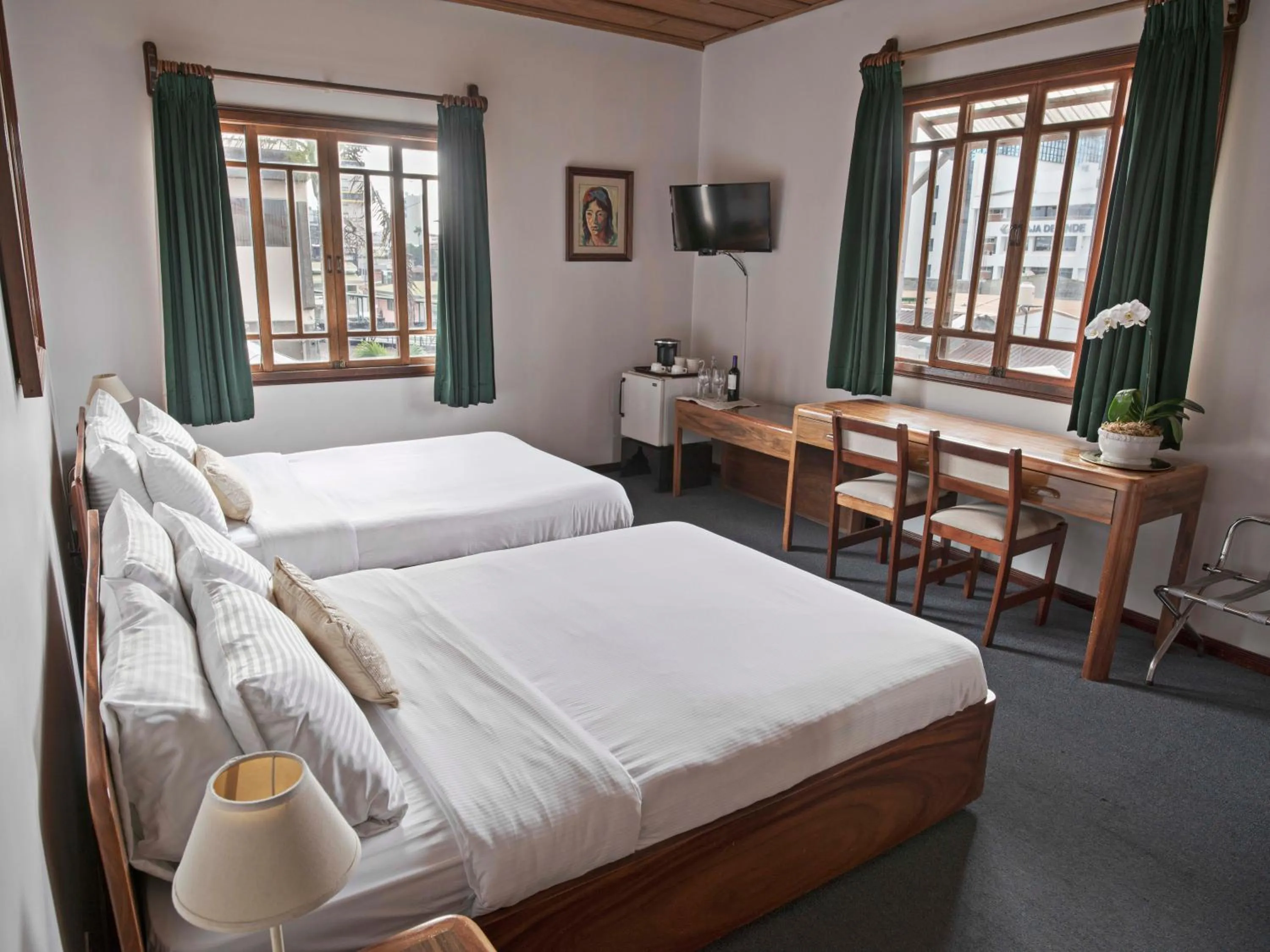 Bedroom, Bed in Fleur de Lys