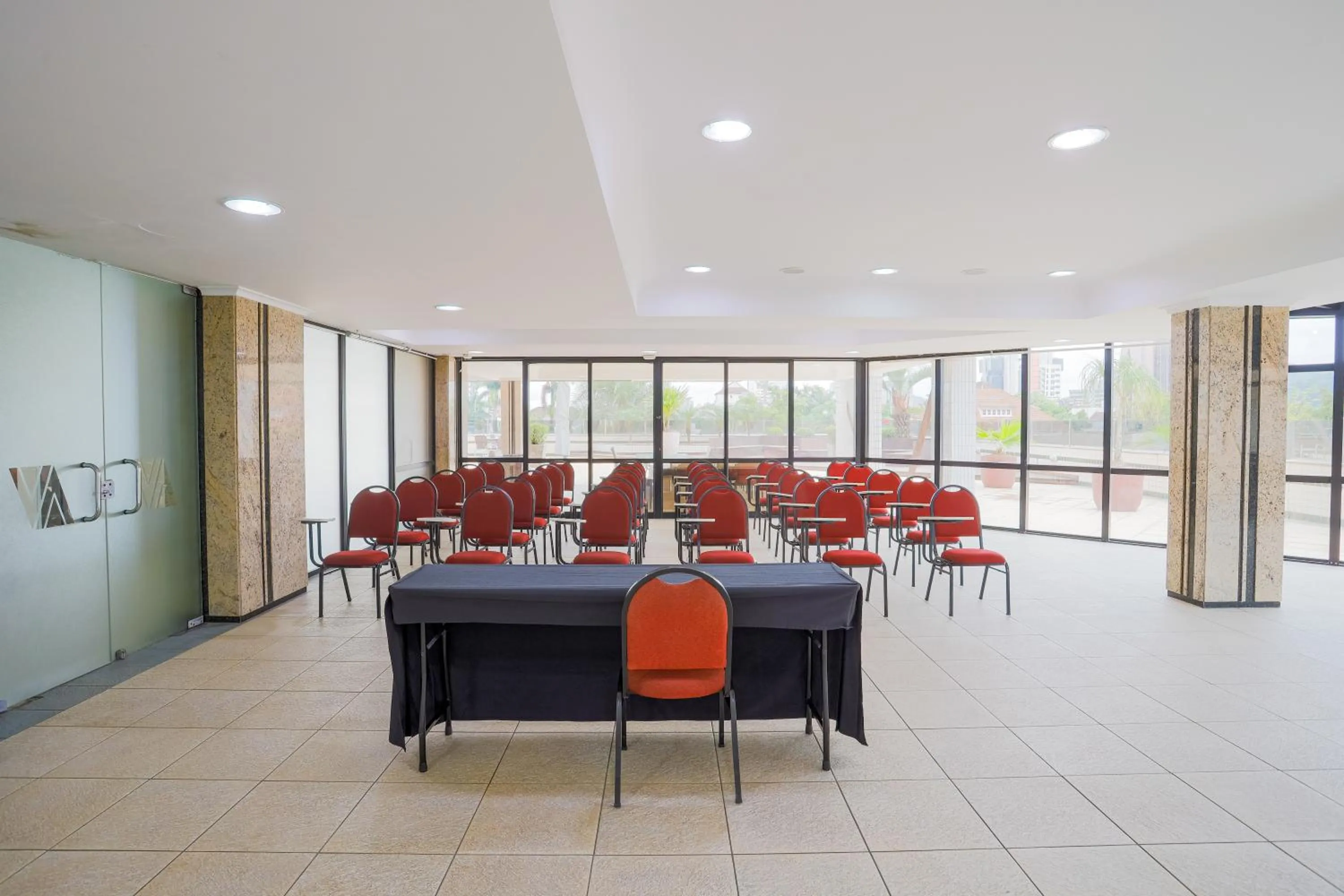 Meeting/conference room in Alven Hotel by Slaviero Hotéis