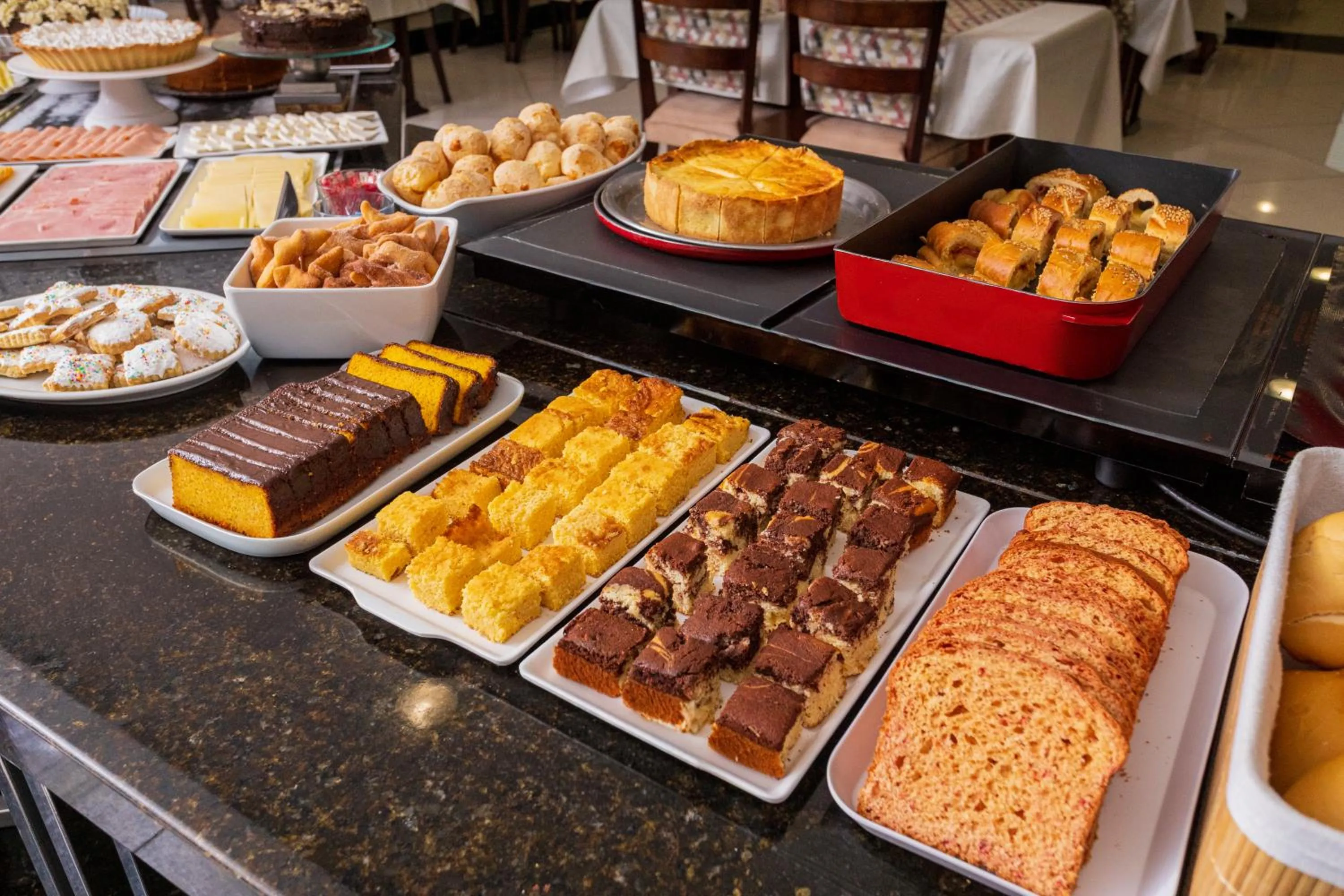 Breakfast in Alven Hotel by Slaviero Hotéis