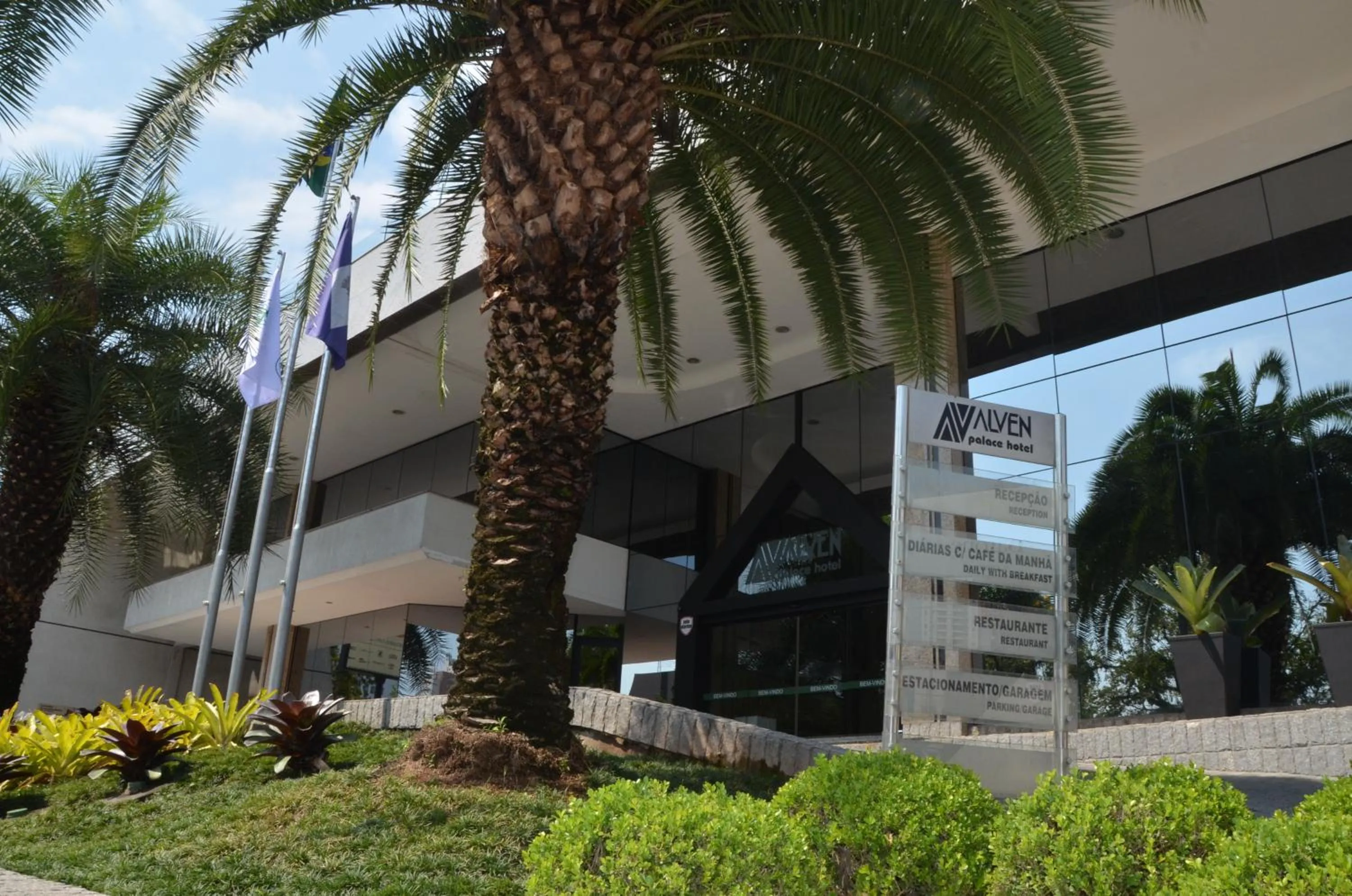 Facade/entrance in Alven Hotel by Slaviero Hotéis