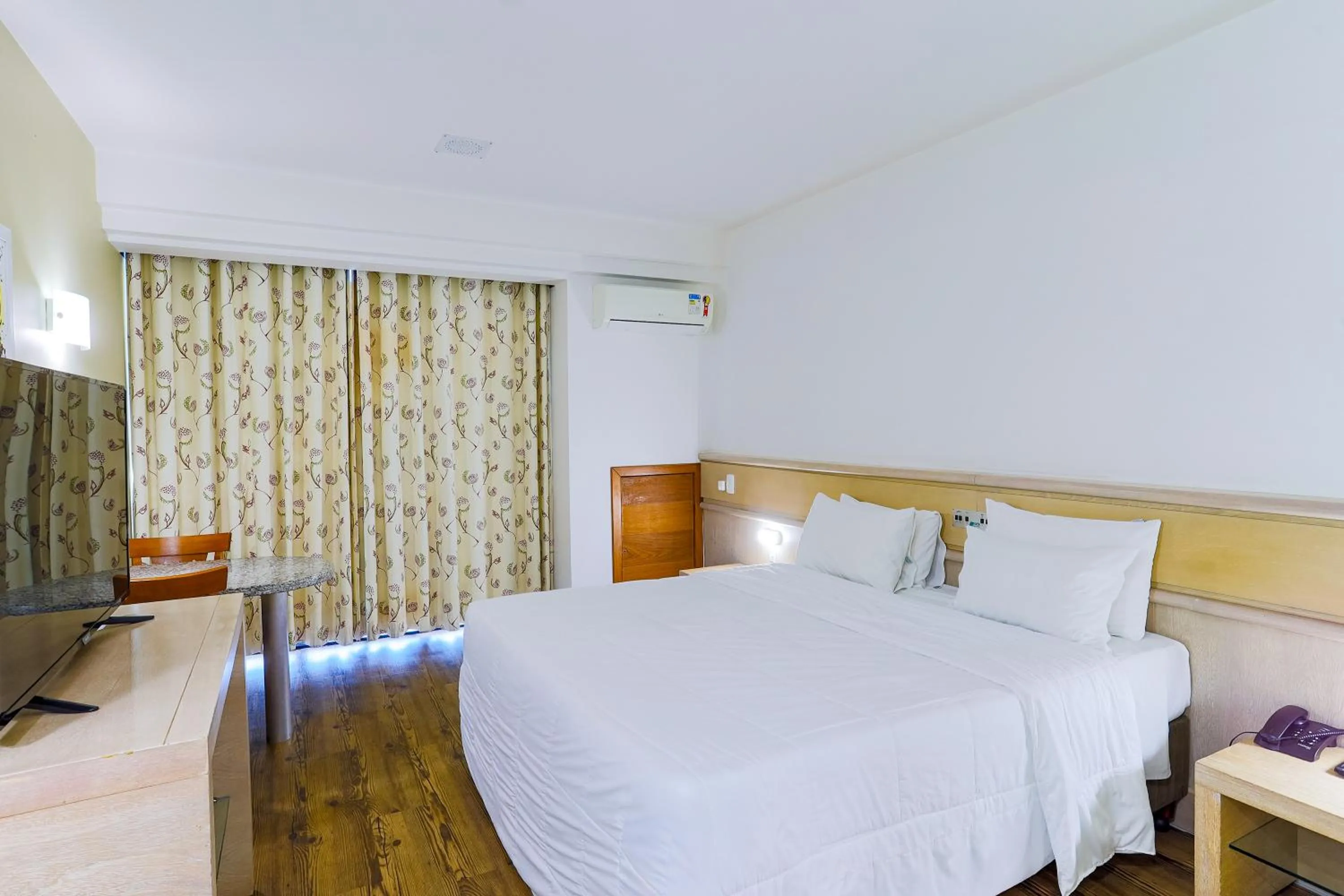 Bed in Alven Hotel by Slaviero Hotéis