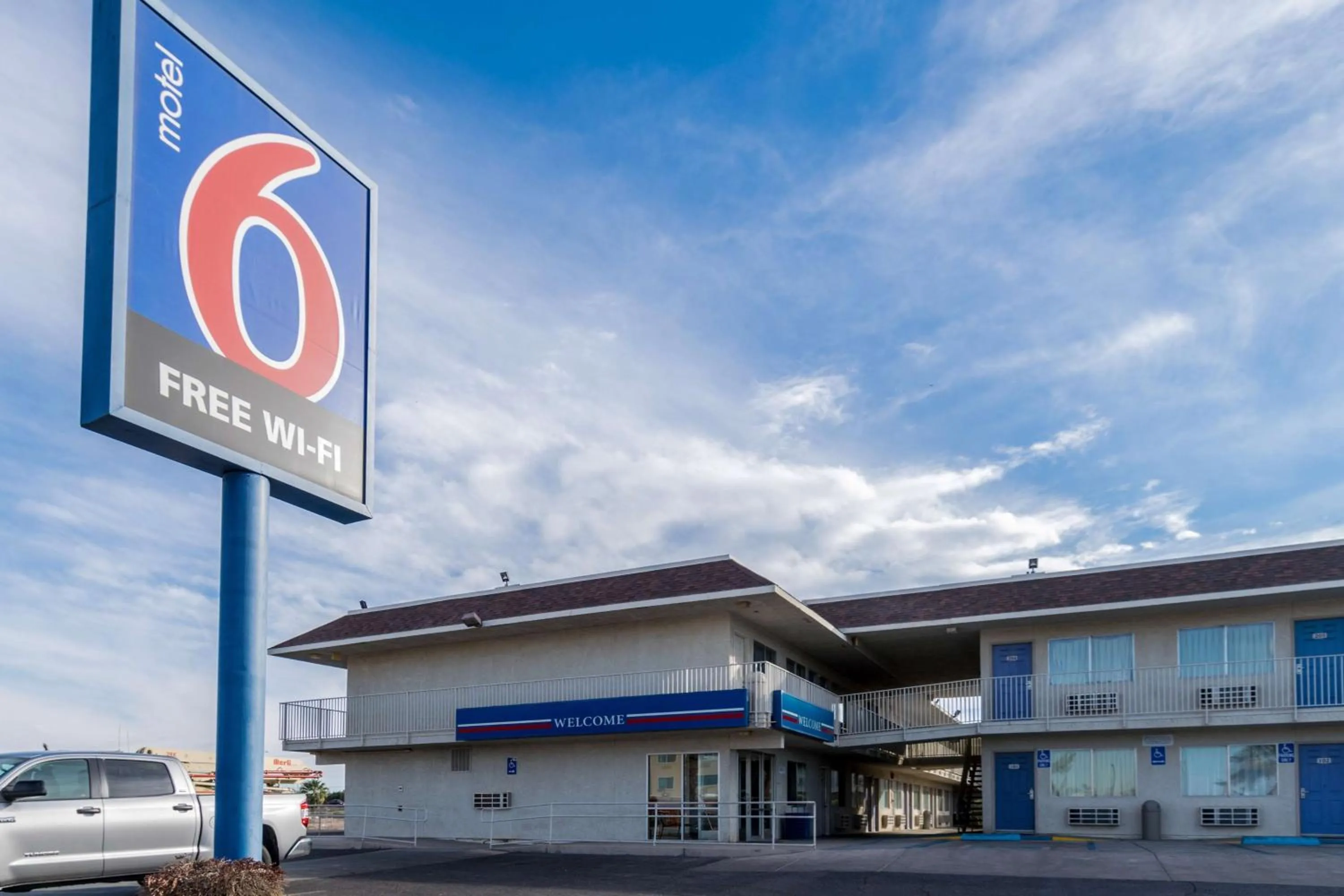 Property building in Motel 6-El Centro, CA