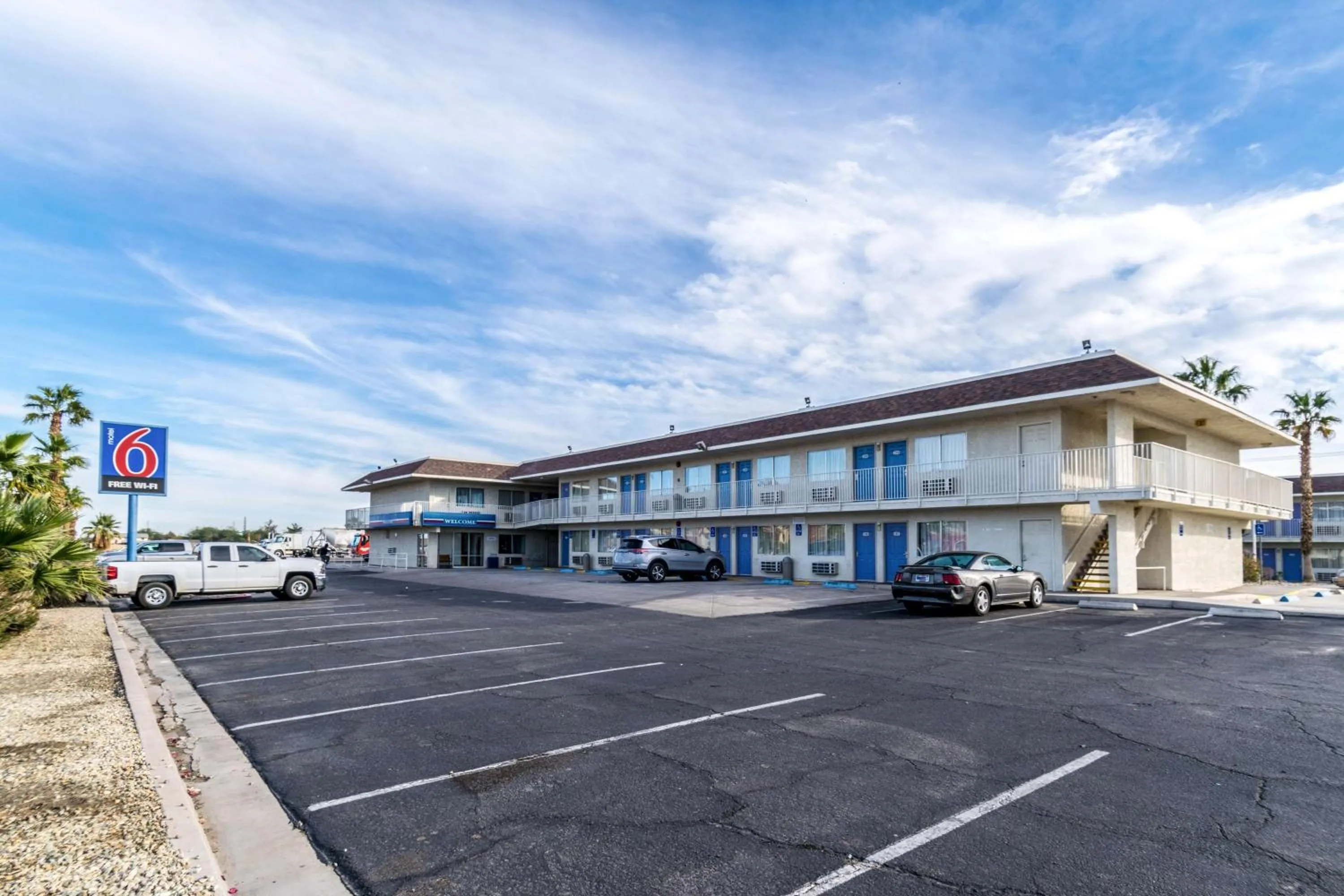 Property building in Motel 6-El Centro, CA