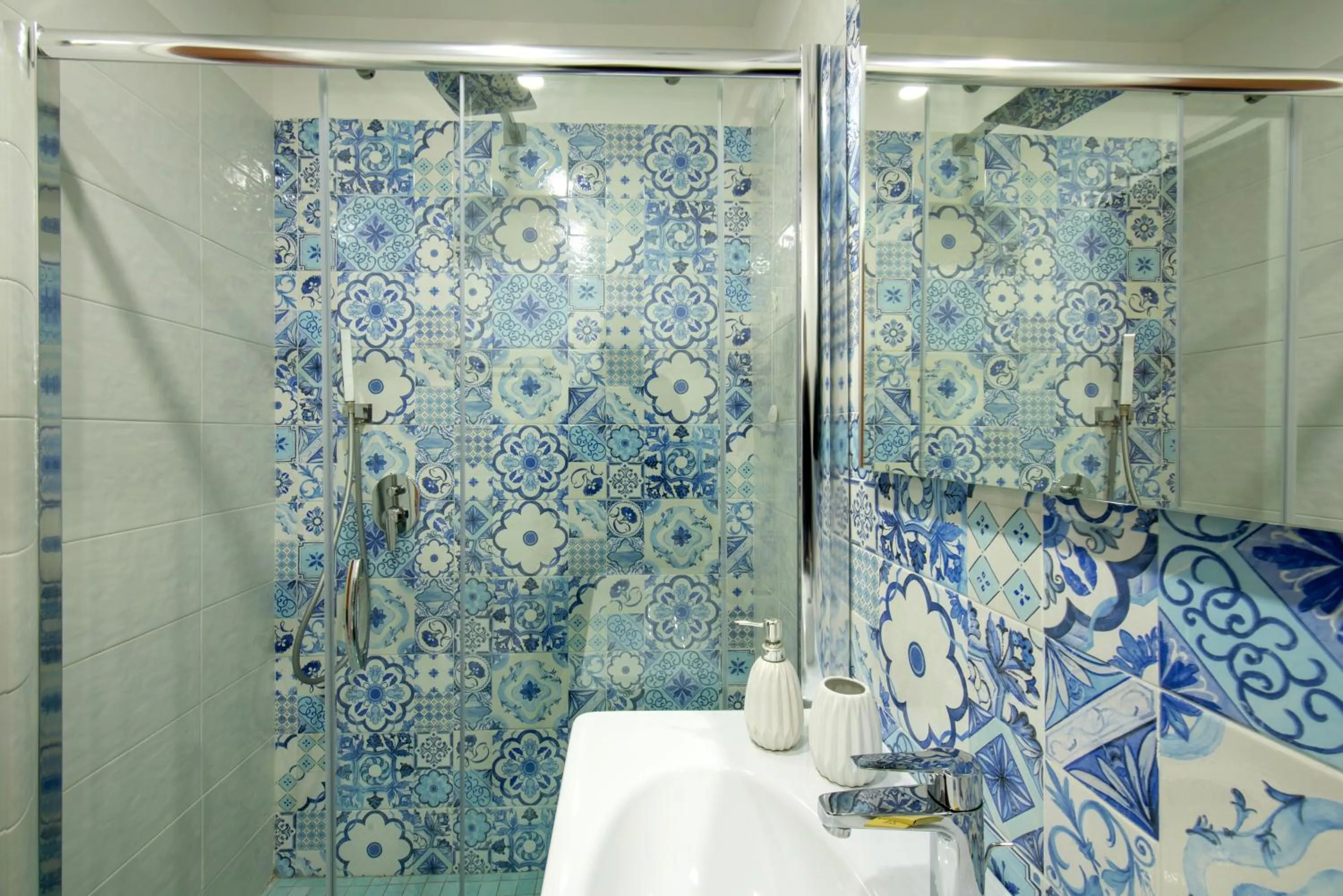 Bathroom in Regina Elena