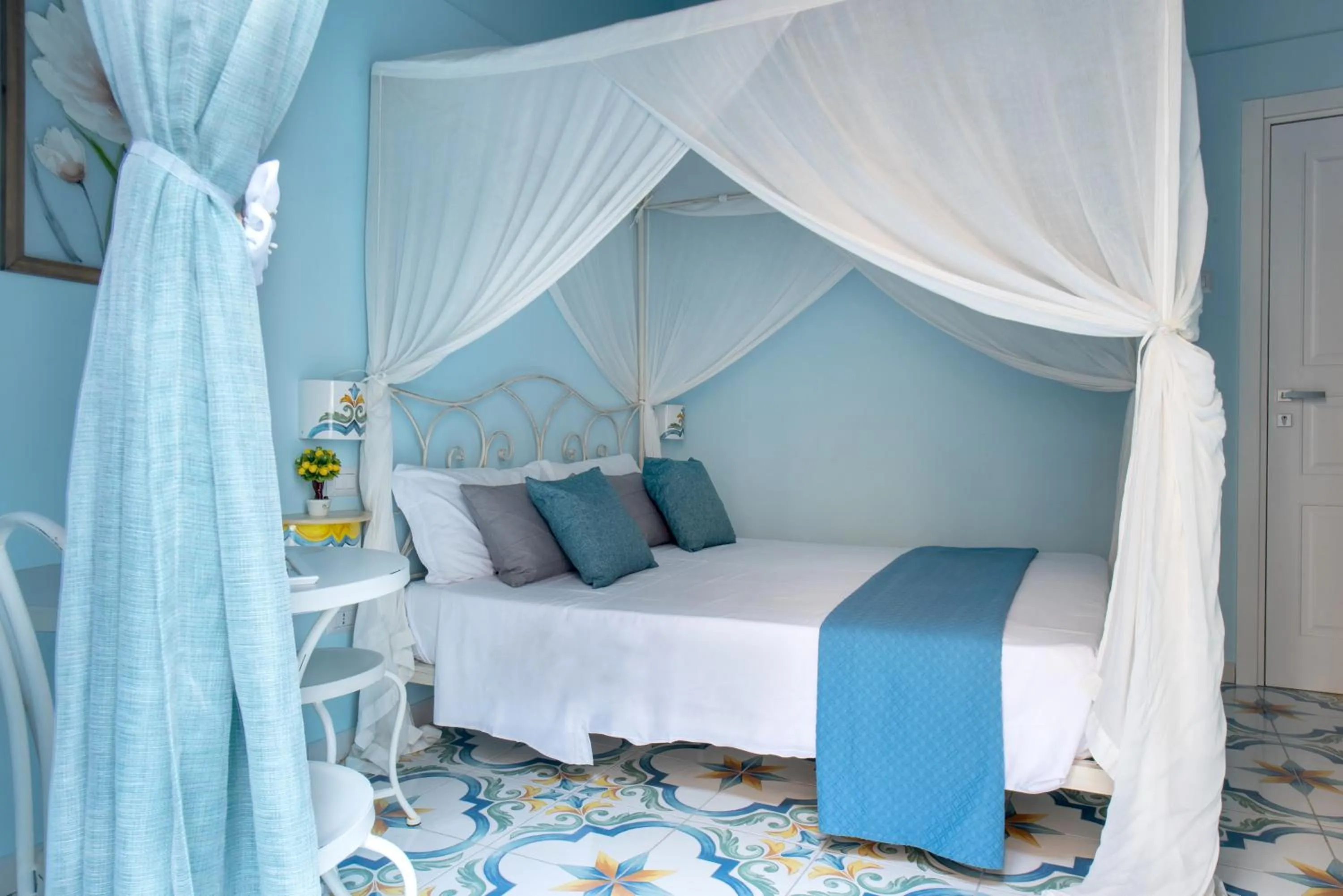 Bedroom, Bed in Regina Elena