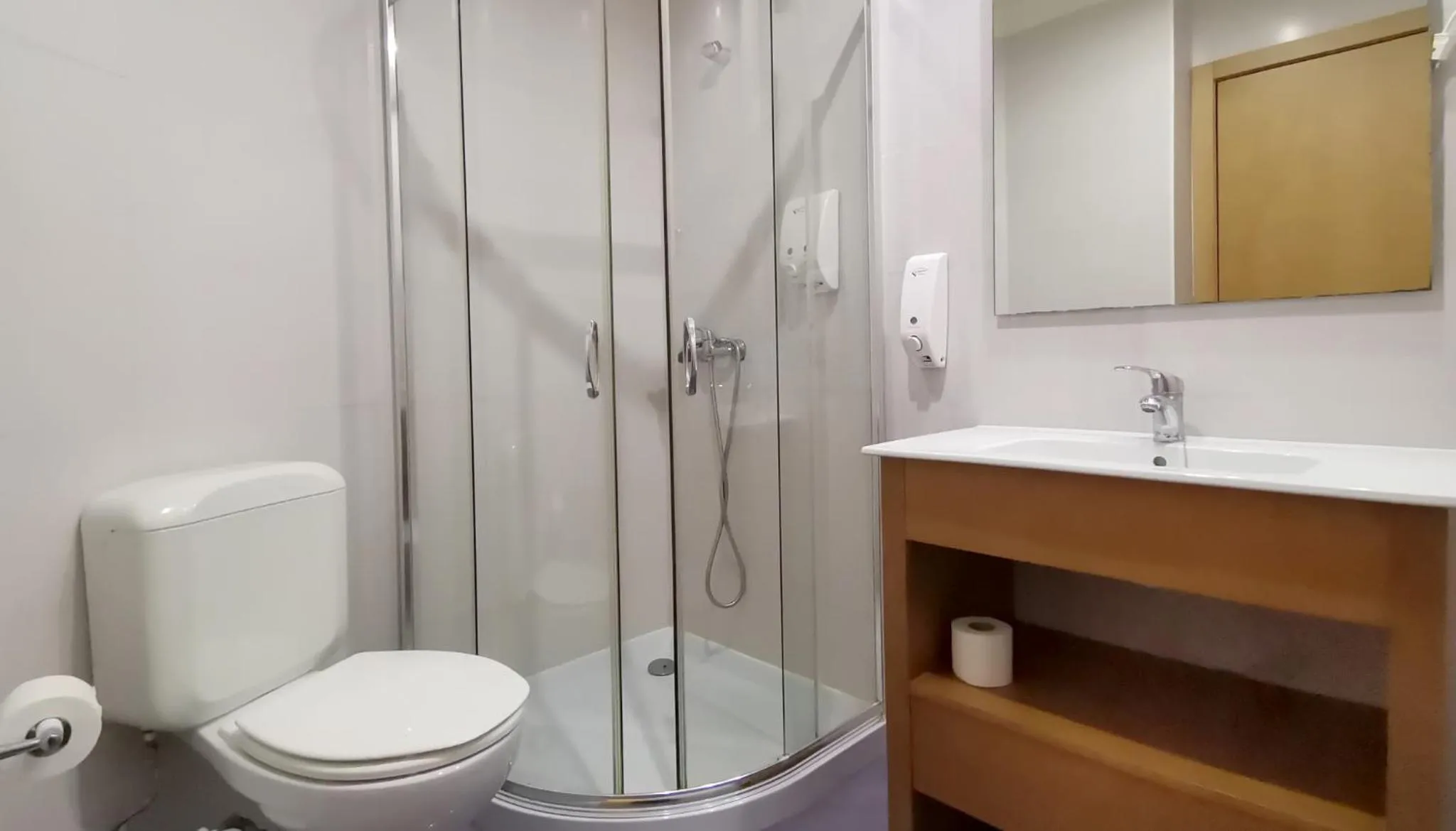 Bathroom in Hotel Hebe Peniche