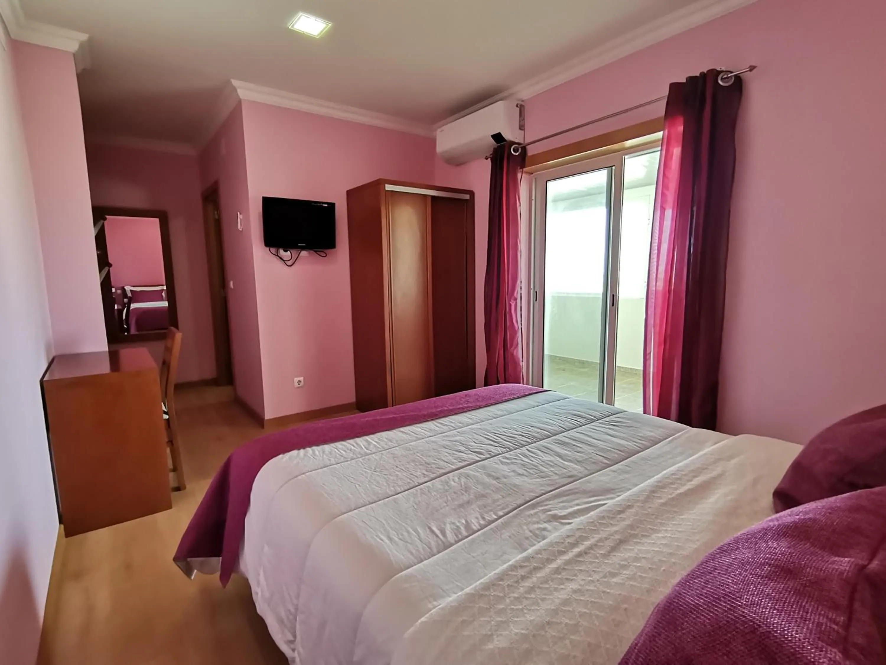 Bedroom, Bed in Hotel Hebe Peniche