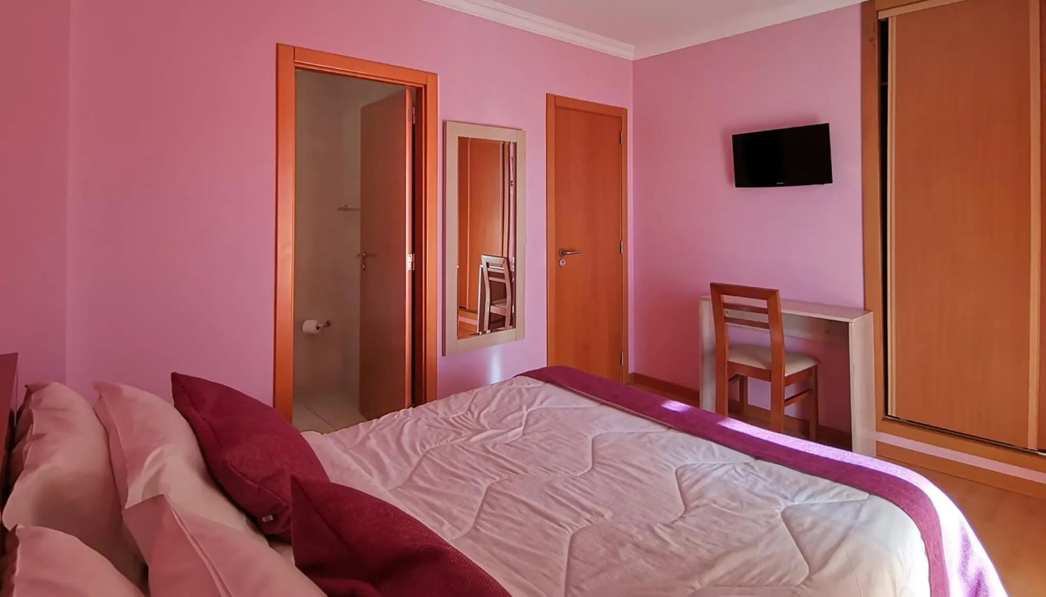 Bedroom, Bed in Hotel Hebe Peniche