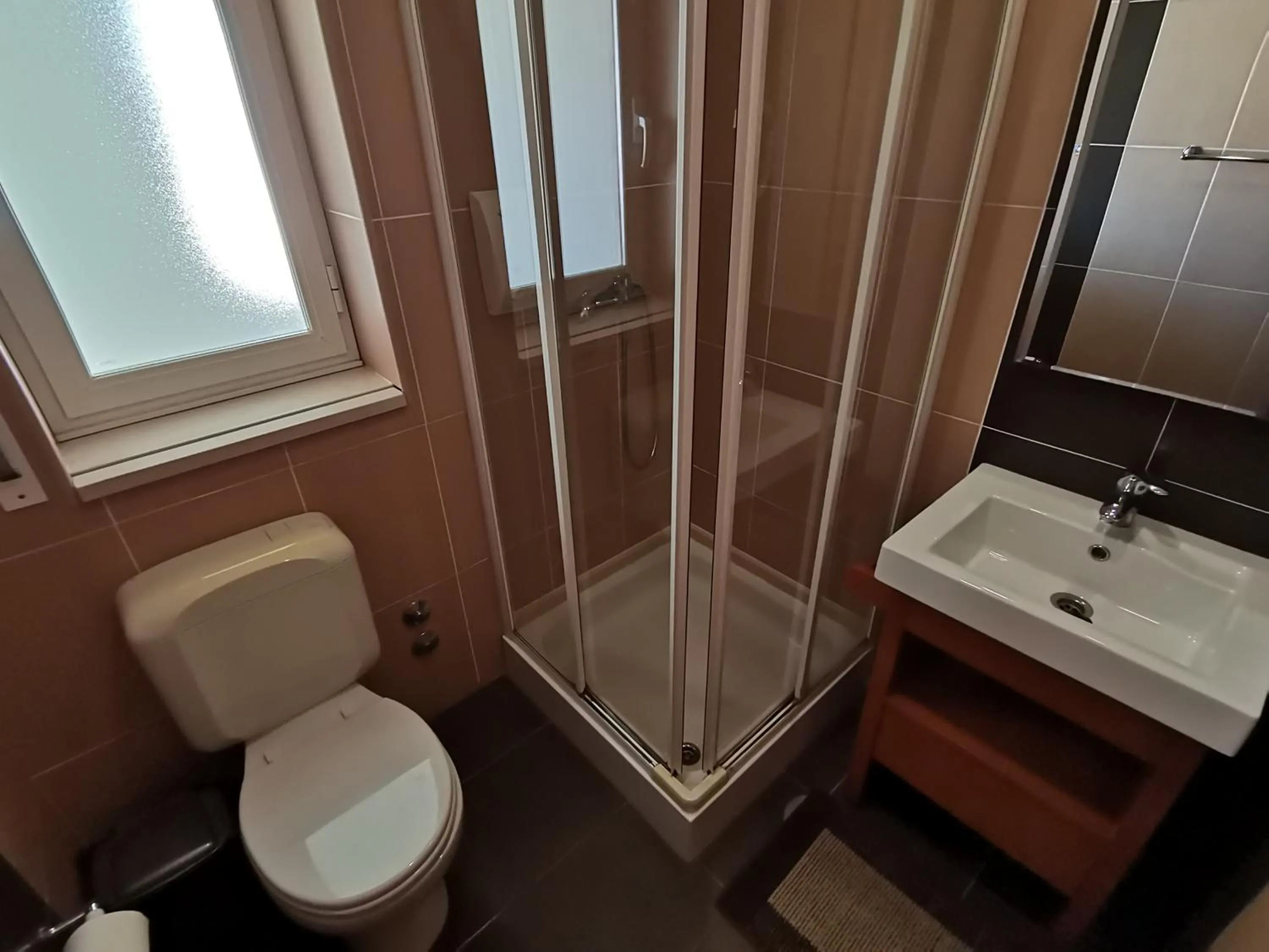 Toilet in Hotel Hebe Peniche