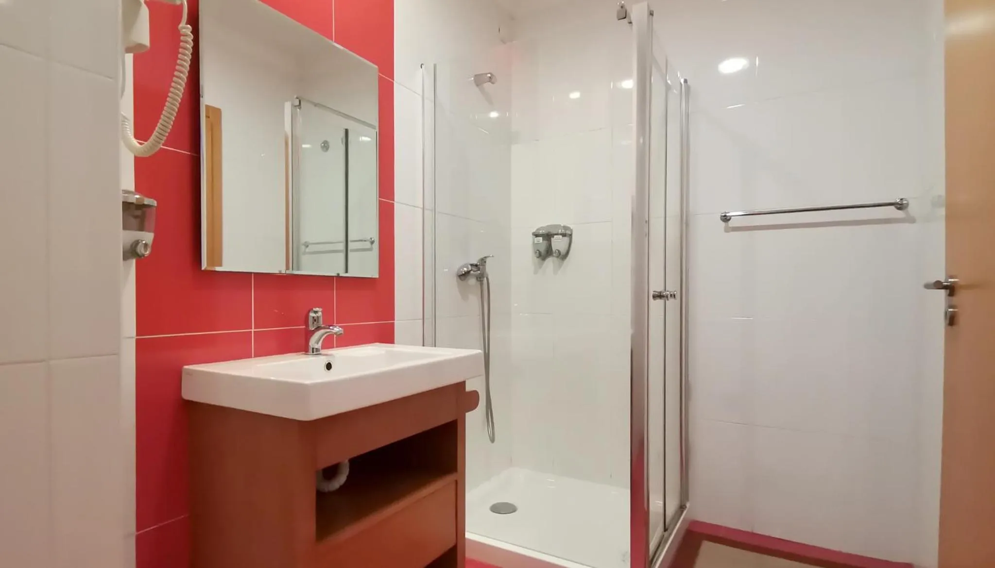 Bathroom in Hotel Hebe Peniche