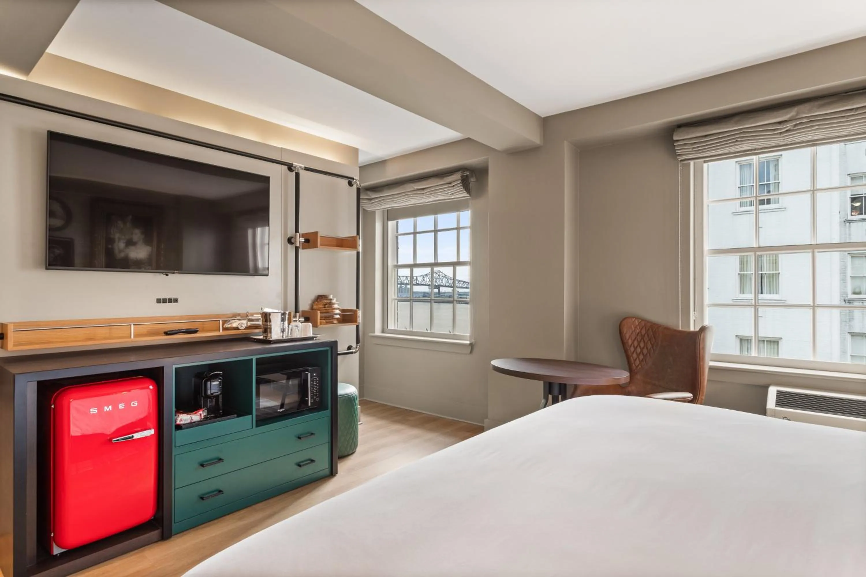 Photo of the whole room, Bed in Hotel Indigo Baton Rouge Downtown by IHG