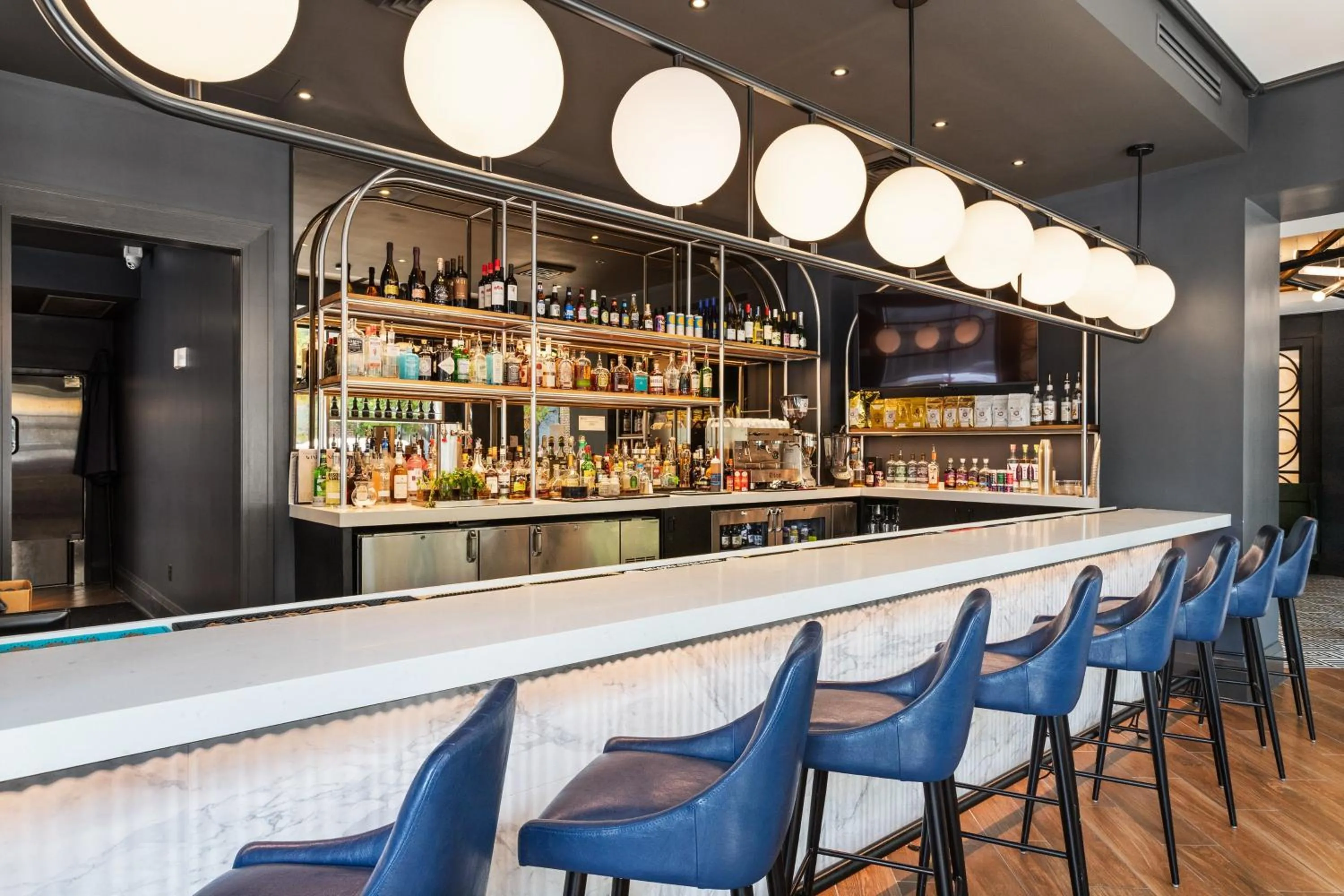 Lounge or bar in Hotel Indigo Baton Rouge Downtown by IHG