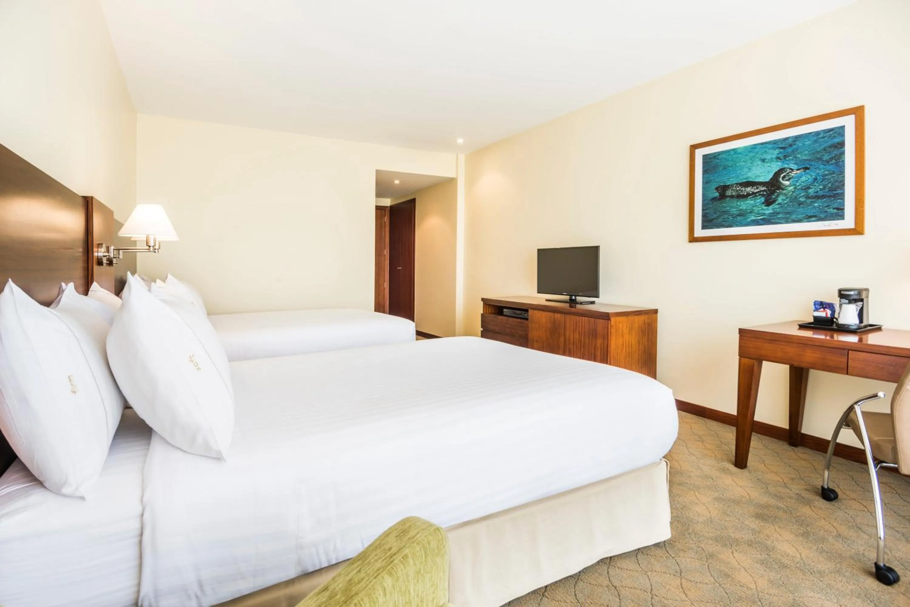 Photo of the whole room, Bed in Holiday Inn Express Quito by IHG