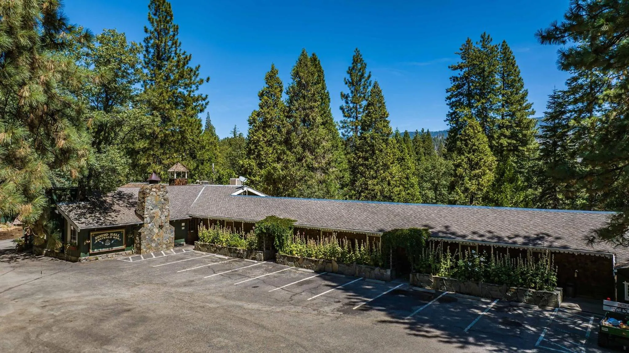 Property building in Narrow Gauge Inn