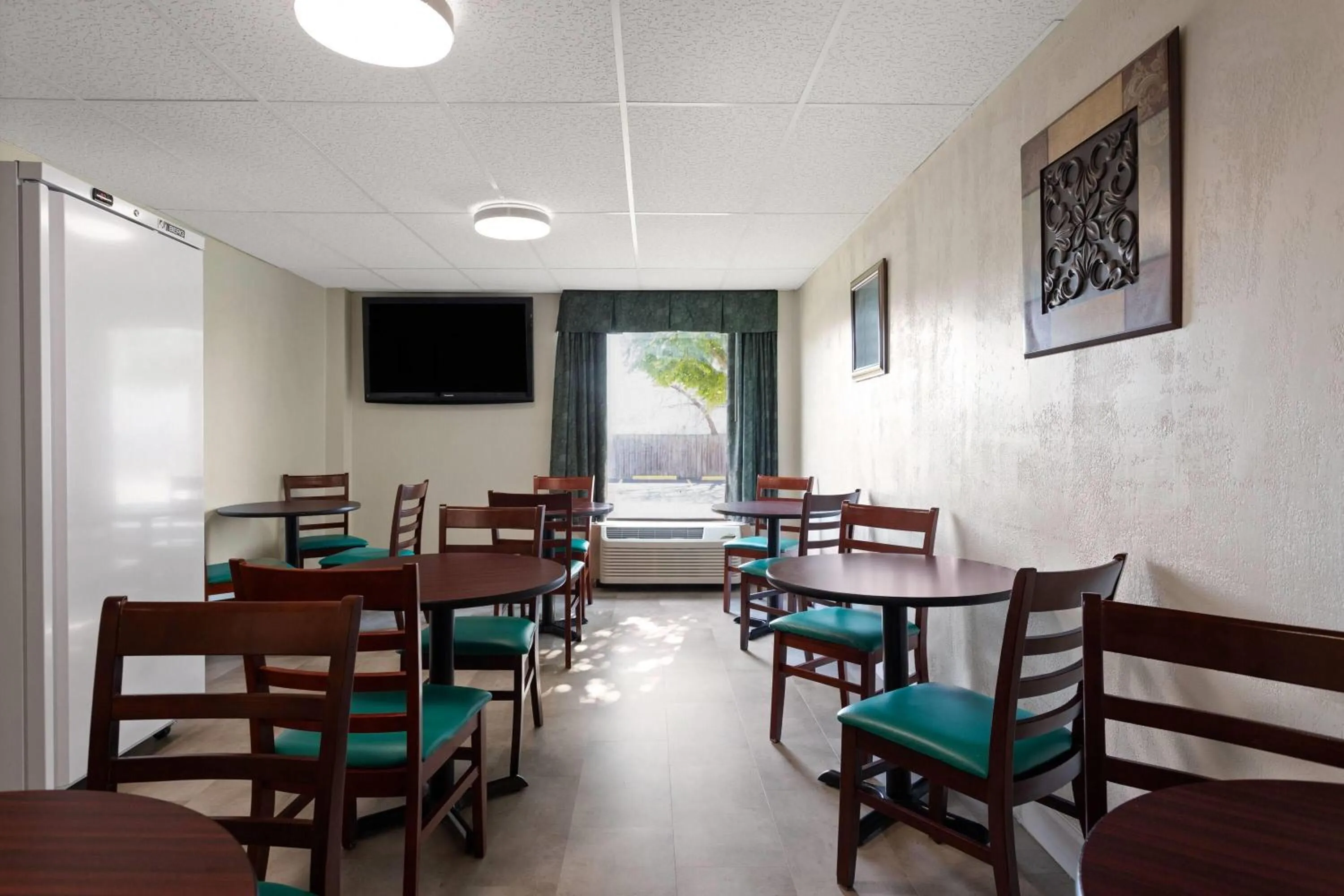 Breakfast in Super 8 by Wyndham Columbus