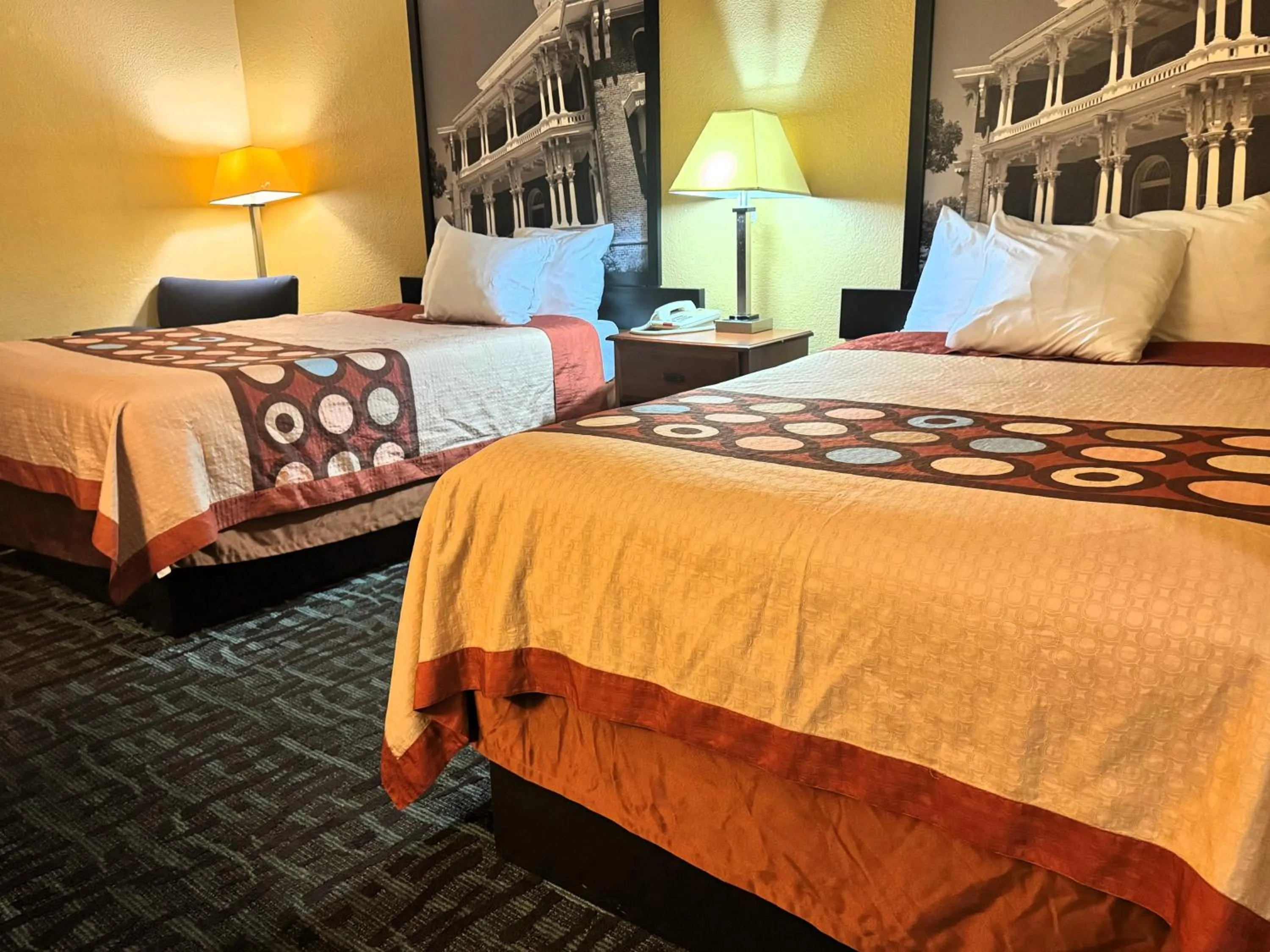 Bed in Super 8 by Wyndham Hattiesburg South