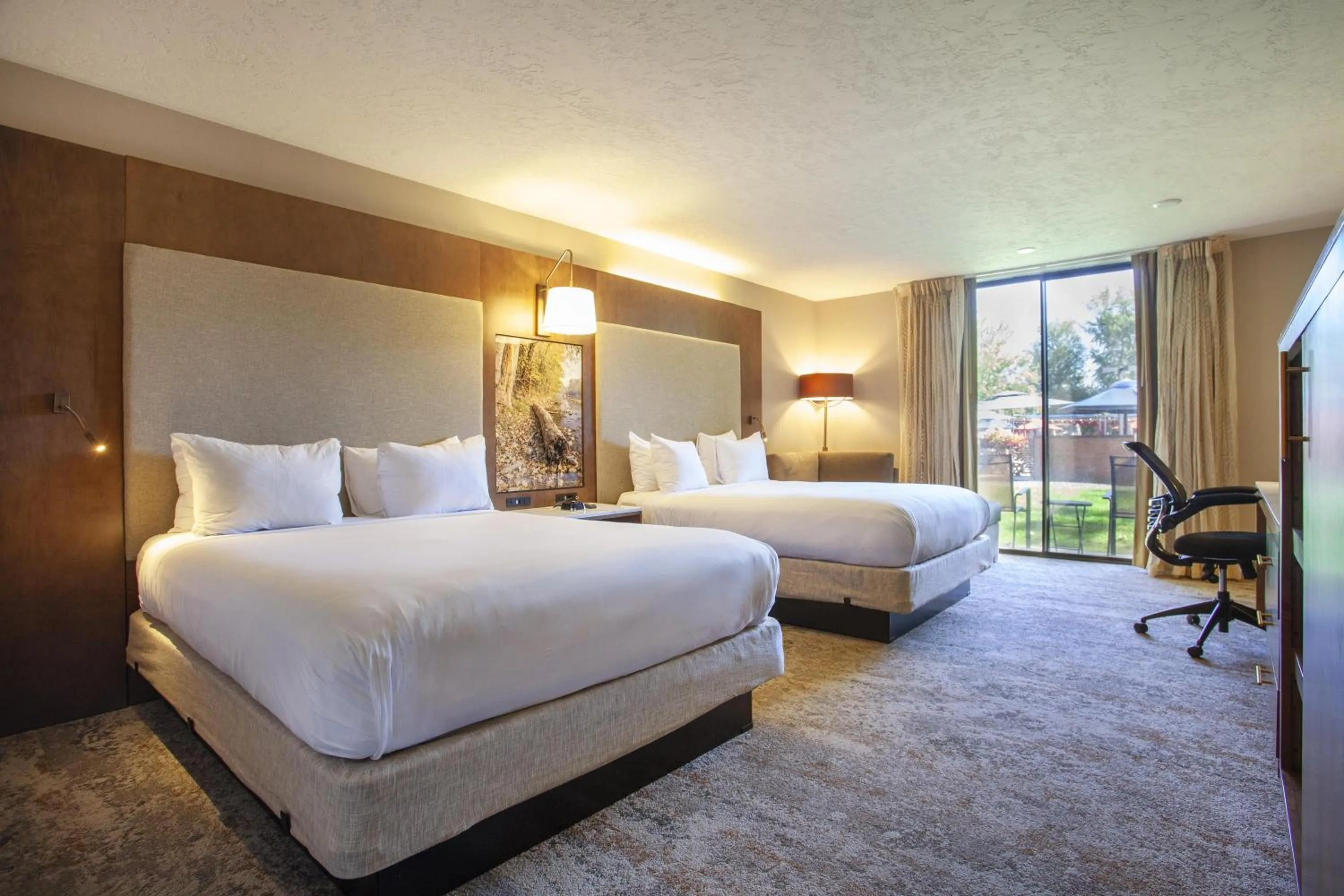 Bedroom, Bed in Riverside Hotel, BW Premier Collection