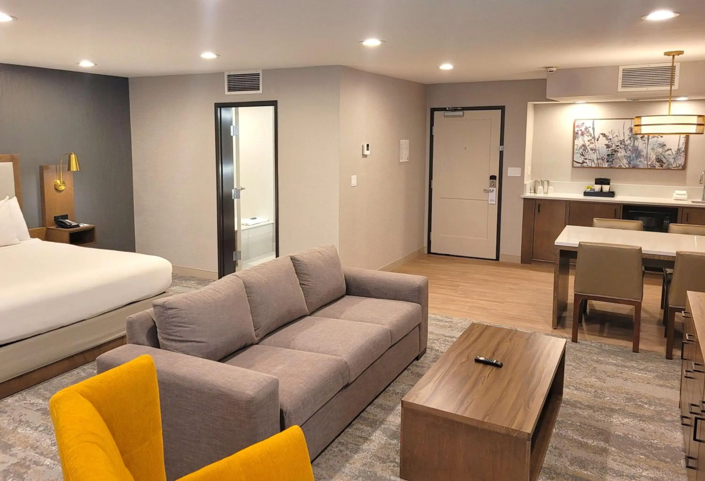 King Suite with Sofa Bed, Spa Bath, View and Living Room - Non-Smoking in Riverside Hotel, BW Premier Collection King Suite with Sofa Bed, Spa Bath, View and Living Room - Non-Smoking in Riverside Hotel, BW Premier Collection