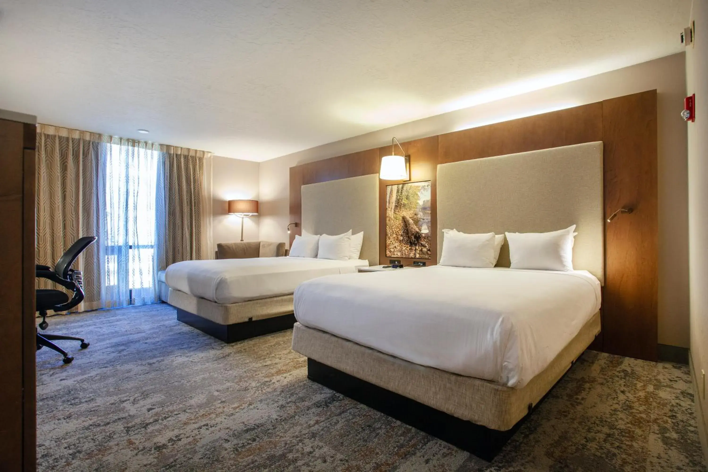 Queen Room with Two Queen Beds and River View in Riverside Hotel, BW Premier Collection Queen Room with Two Queen Beds and River View in Riverside Hotel, BW Premier Collection