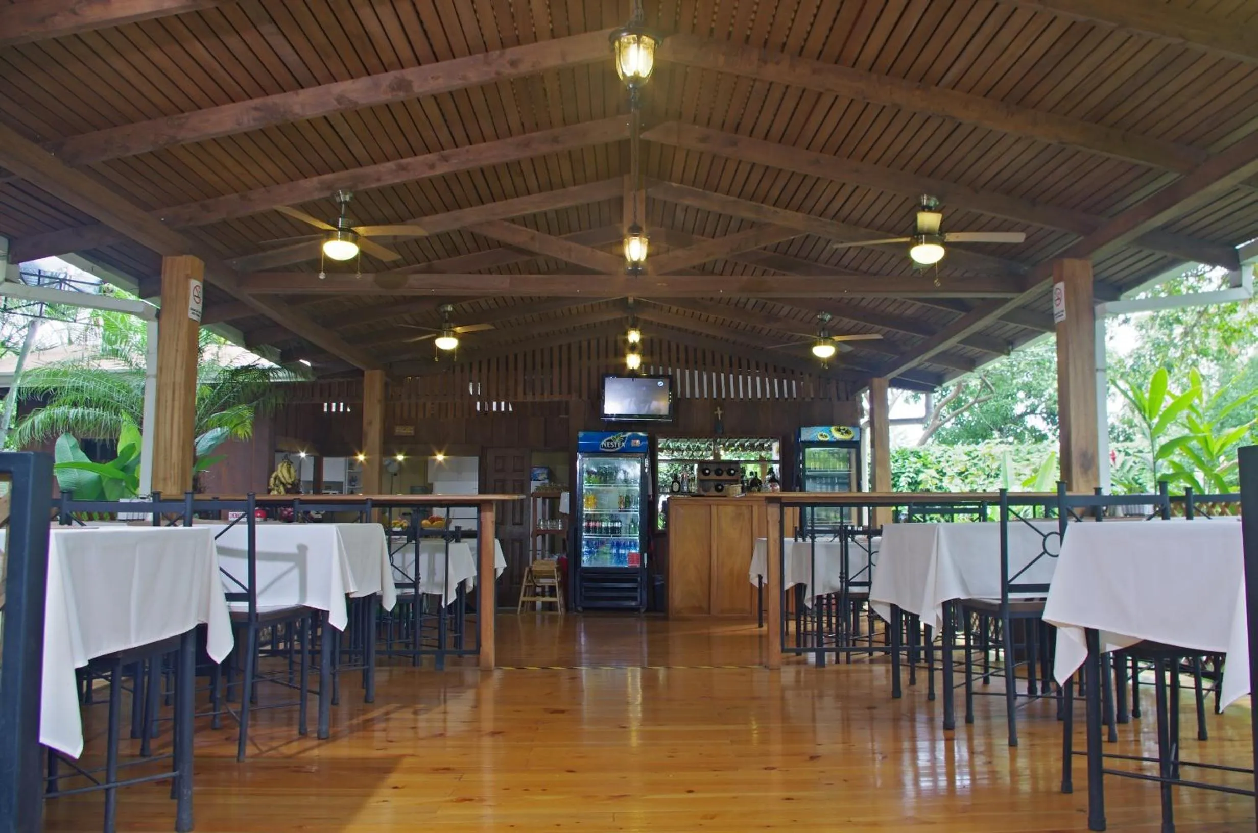 Restaurant/places to eat in Hotel Robledal