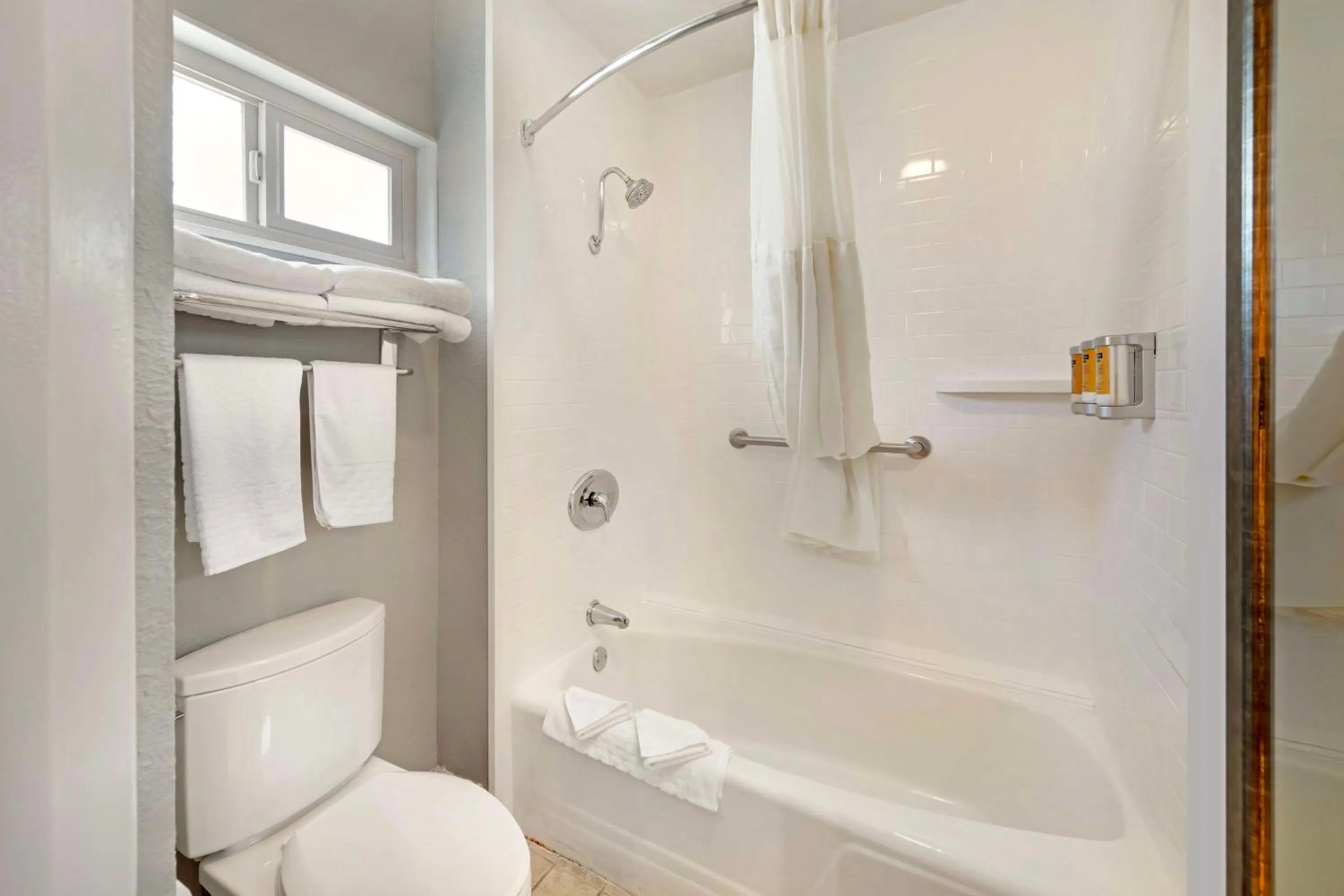 Bathroom in Best Western Plus Black Oak