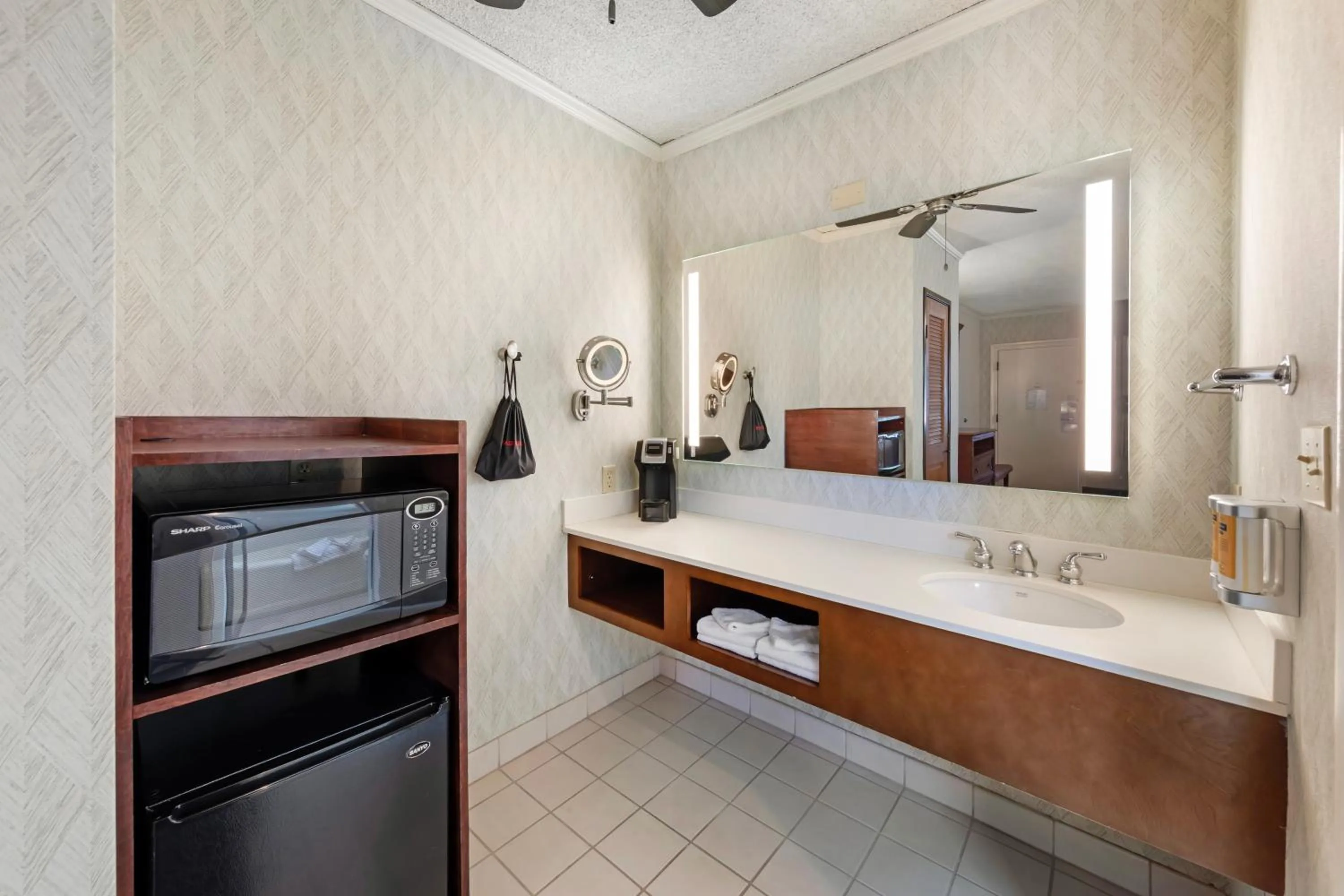 Bathroom in Best Western Plus Black Oak