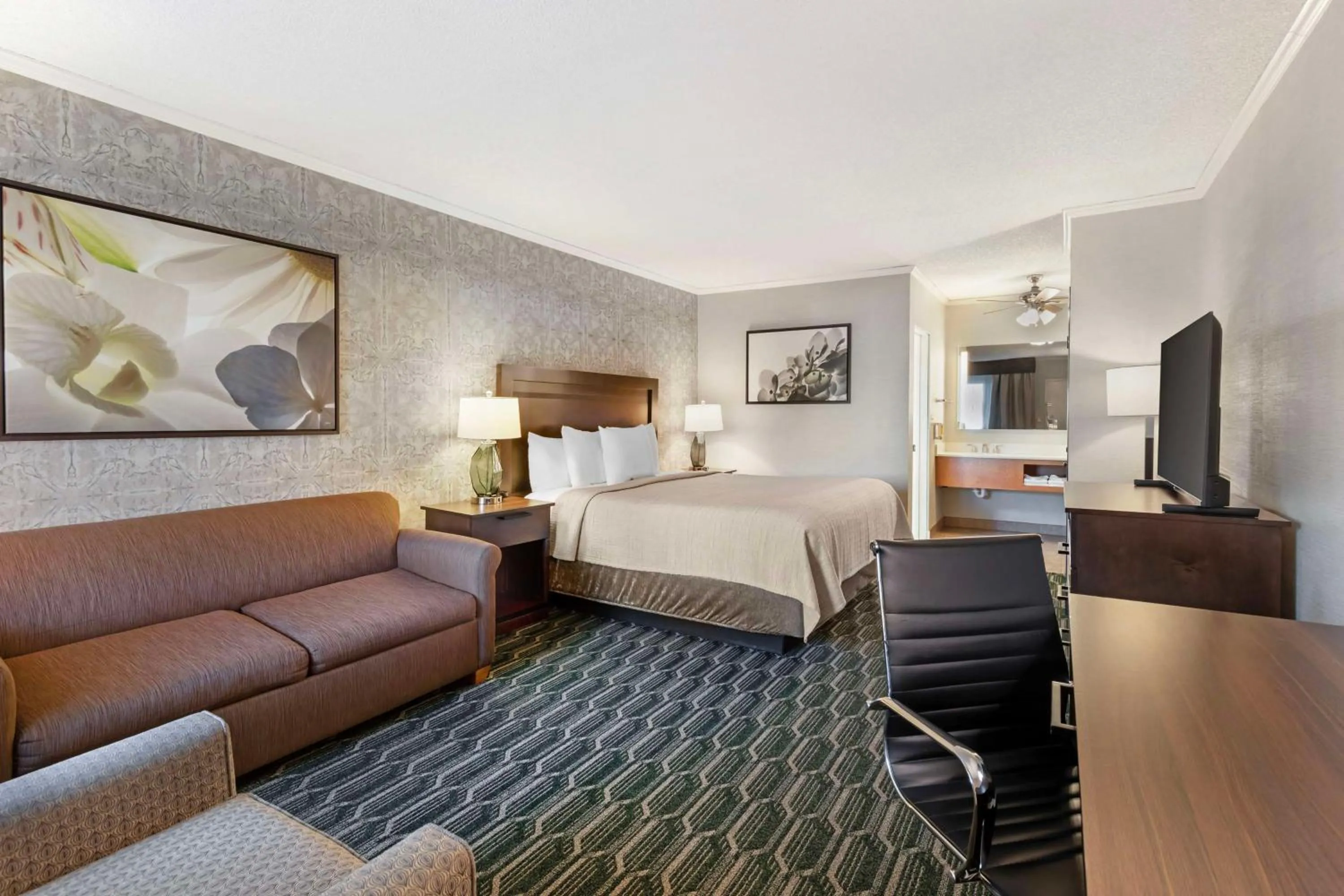 Bedroom, Bed in Best Western Plus Black Oak