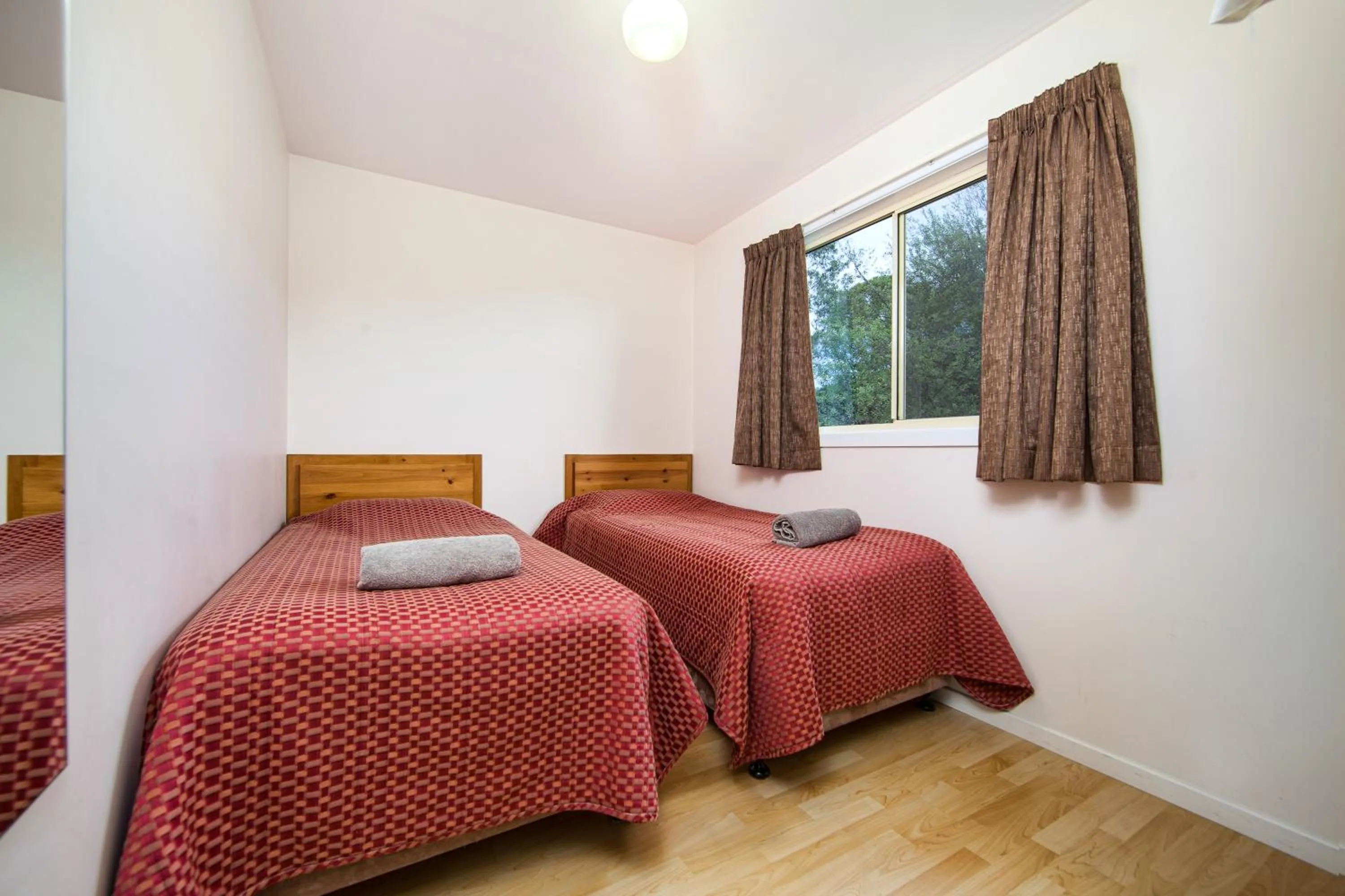 Bedroom, Bed in Wintersun Gardens Motel