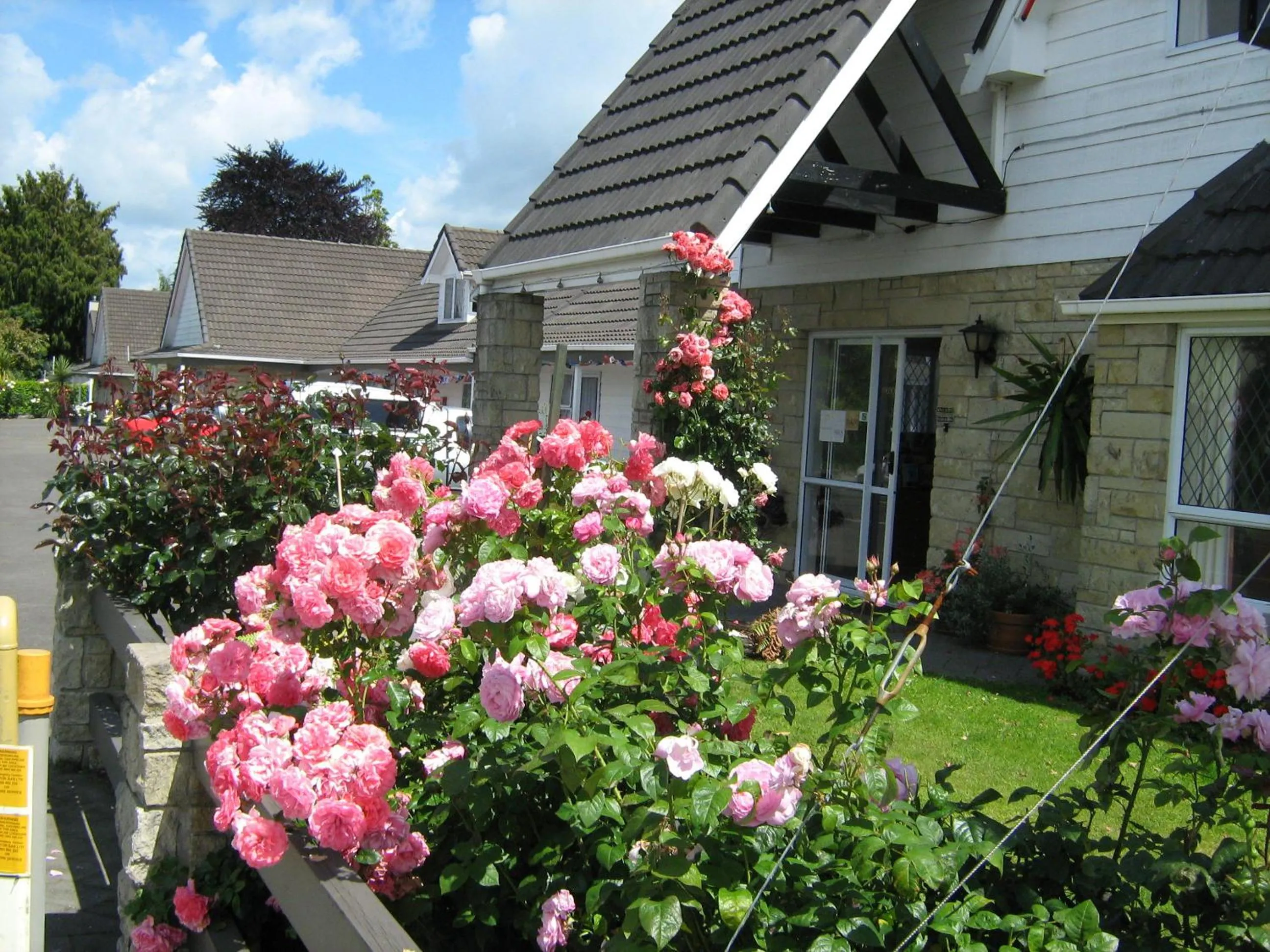 Garden in Rose Court Motel