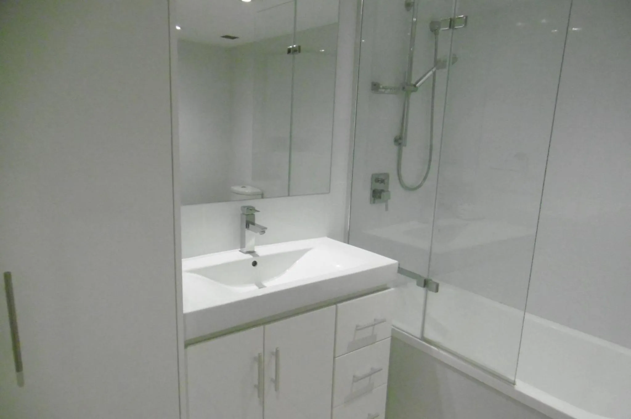Bathroom in Trafalgar Towers
