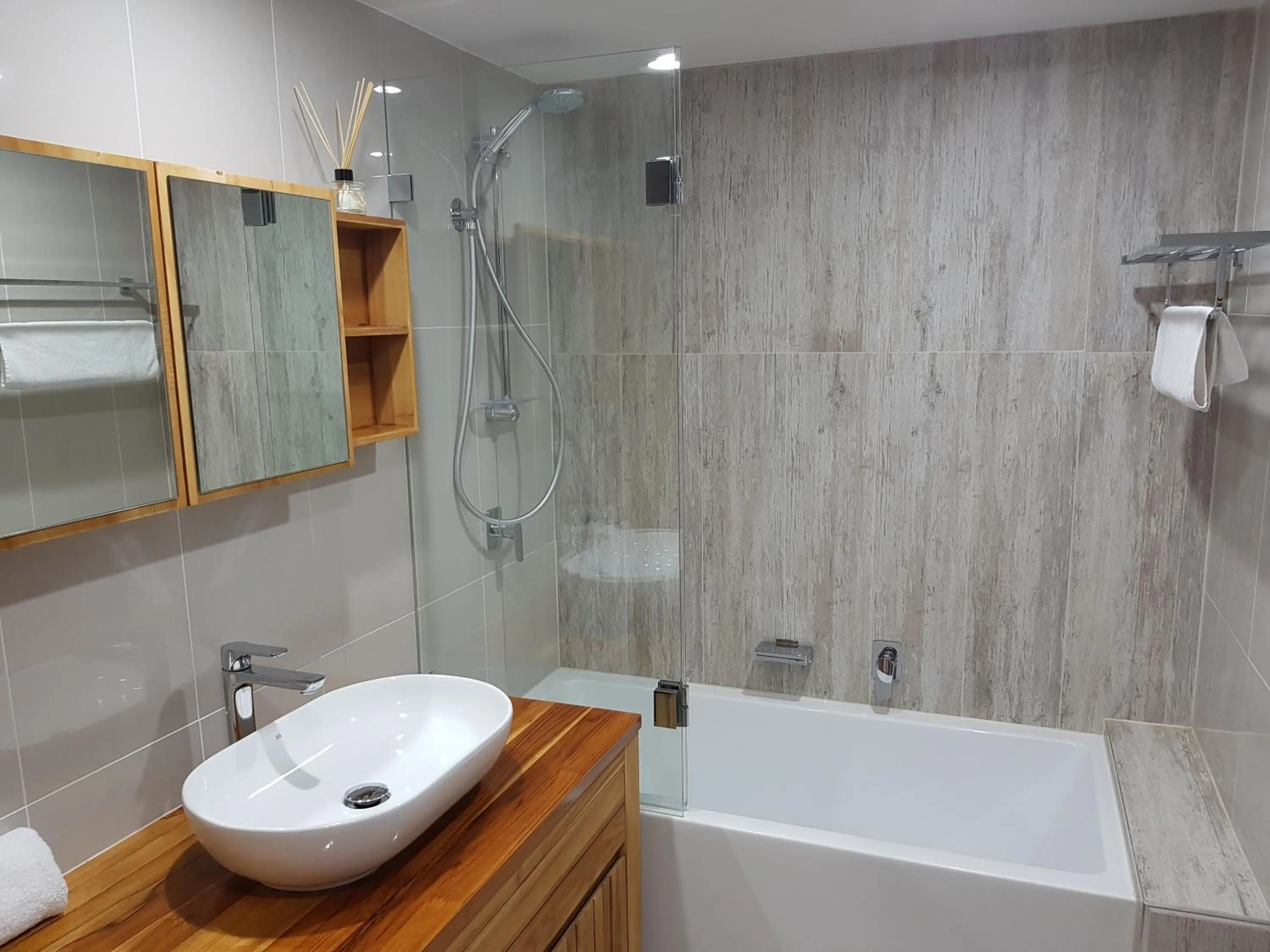 Shower in Trafalgar Towers