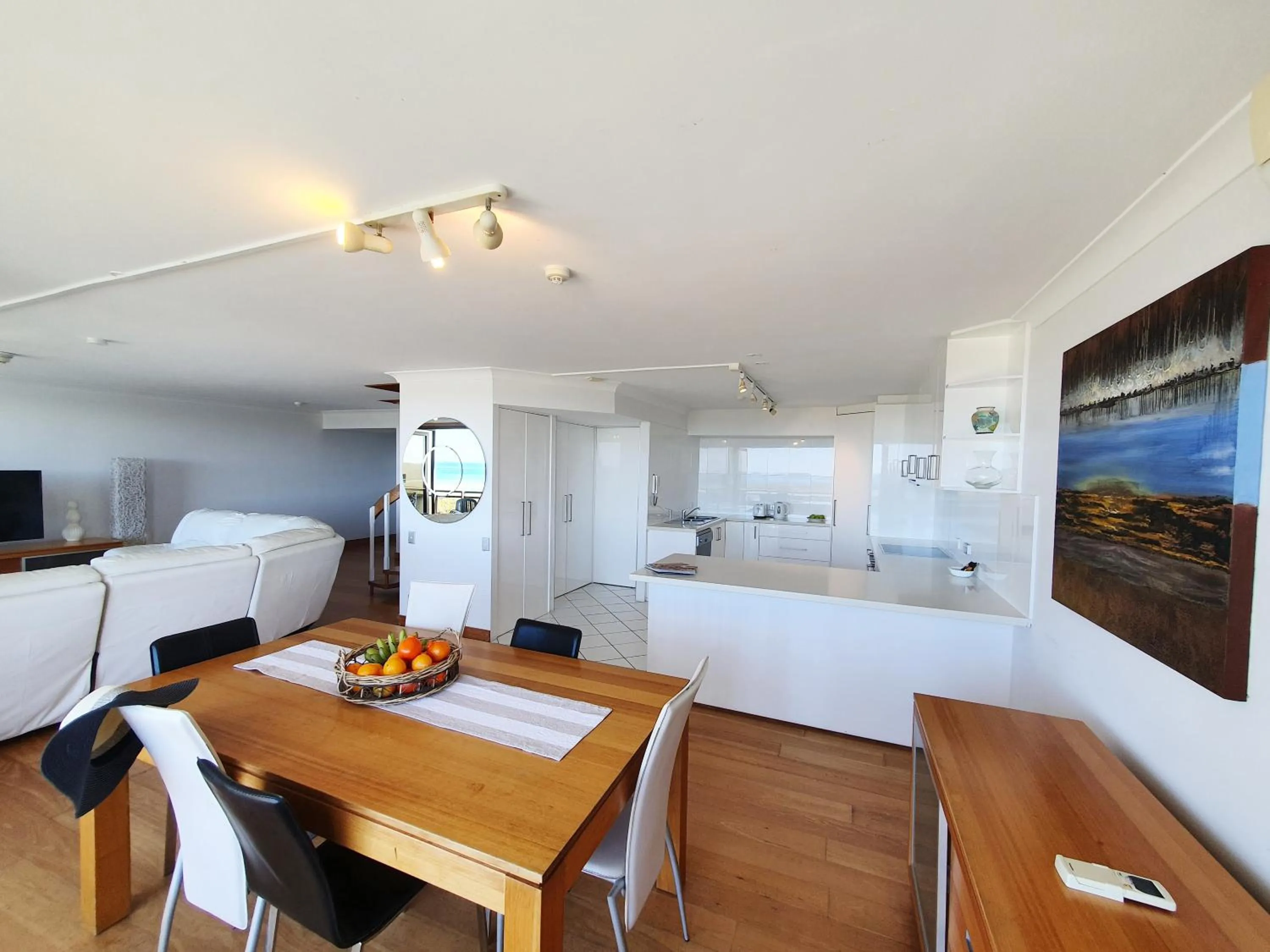 Kitchen or kitchenette in Trafalgar Towers